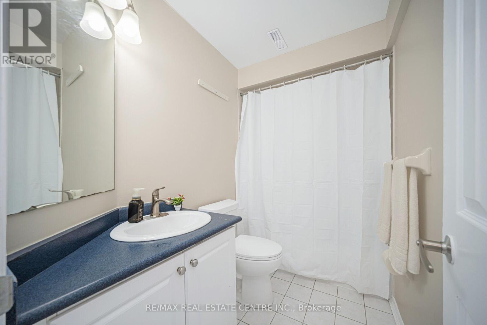 19 Silkwood Crescent, Brampton, Ontario  L6X 4L1 - Photo 32 - W12406450