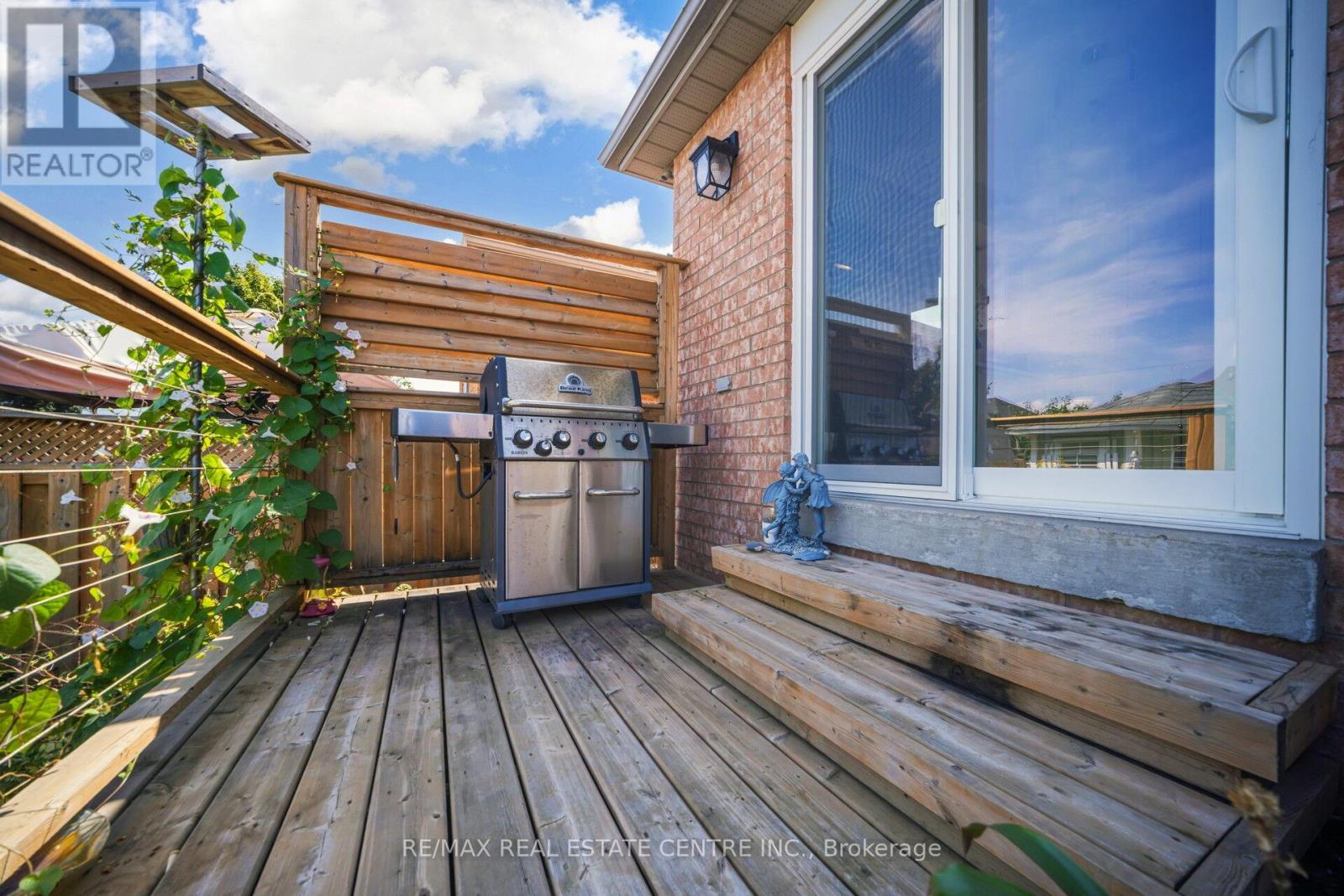 19 Silkwood Crescent, Brampton, Ontario  L6X 4L1 - Photo 35 - W12406450