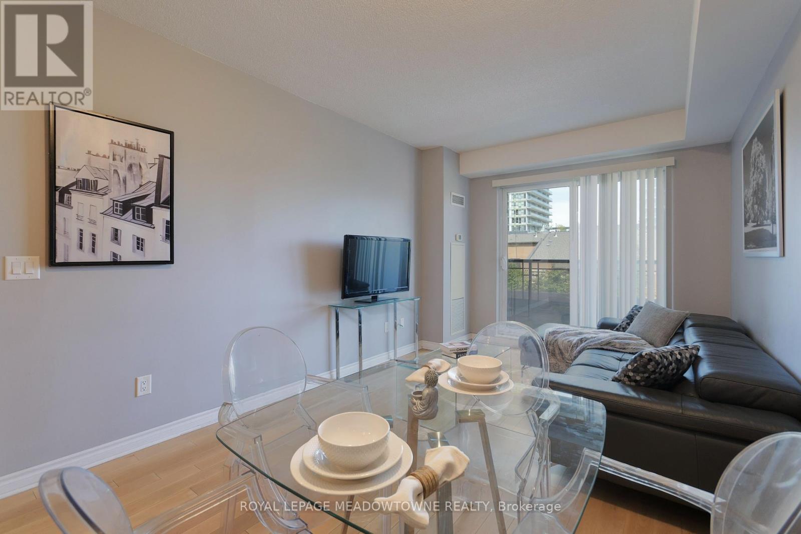 307 - 385 Prince Of Wales Drive, Mississauga (City Centre), Ontario  L5B 0C6 - Photo 12 - W12406458