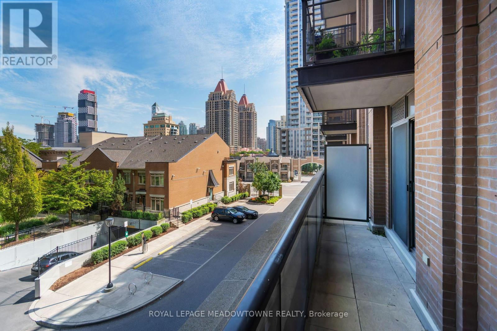 307 - 385 Prince Of Wales Drive, Mississauga (City Centre), Ontario  L5B 0C6 - Photo 13 - W12406458