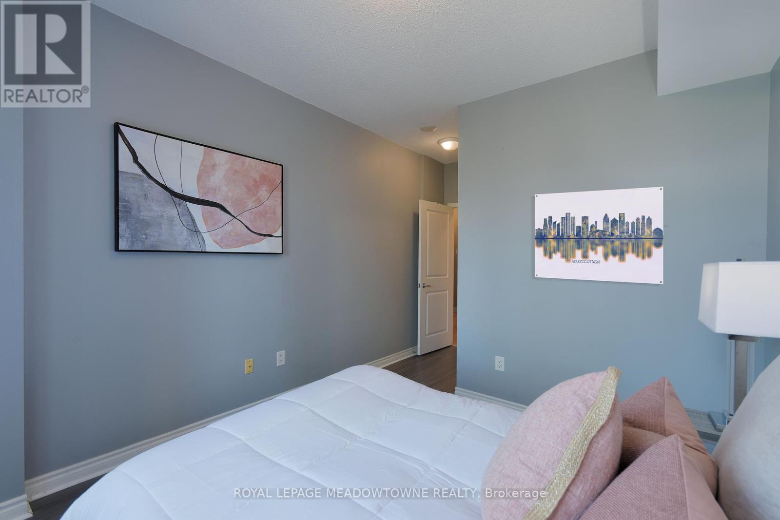 307 - 385 Prince Of Wales Drive, Mississauga (City Centre), Ontario  L5B 0C6 - Photo 16 - W12406458