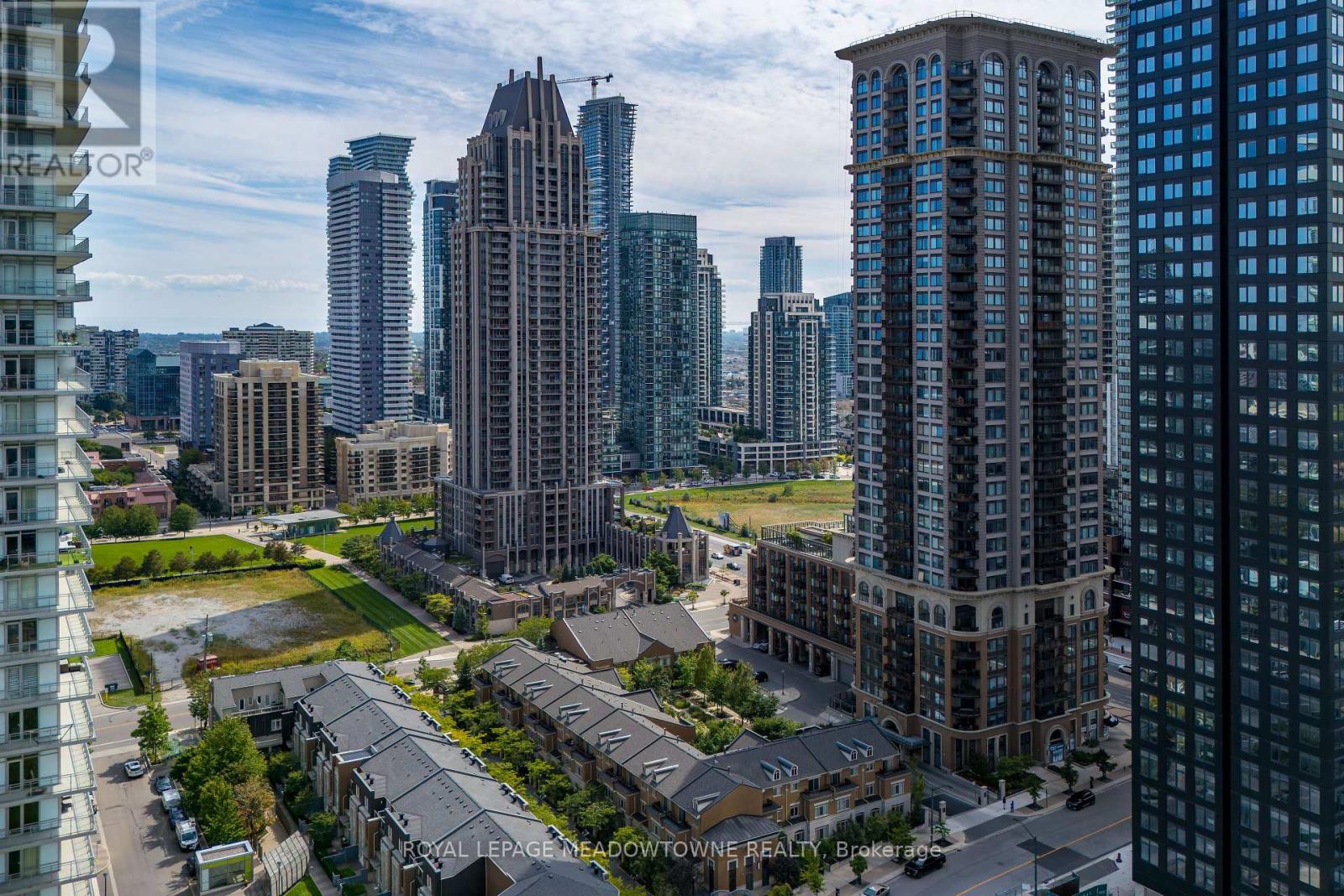 307 - 385 Prince Of Wales Drive, Mississauga (City Centre), Ontario  L5B 0C6 - Photo 3 - W12406458