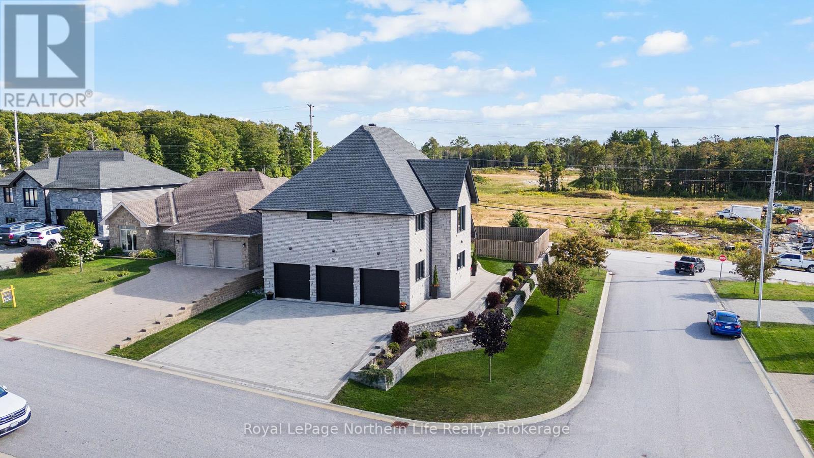 5 Zephyr Heights, North Bay, Ontario  P1B 8G2 - Photo 2 - X12406469