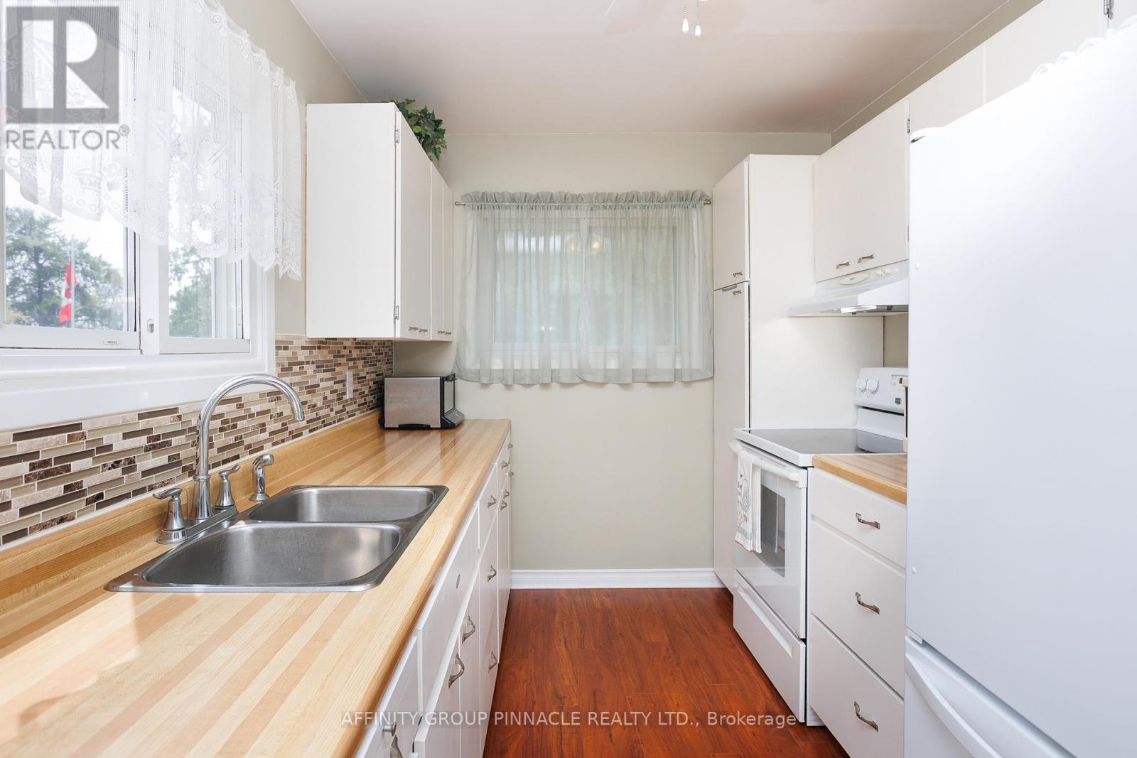 11 Lakeview Crescent, Kawartha Lakes, Ontario  K0M 1A0 - Photo 27 - X12325647