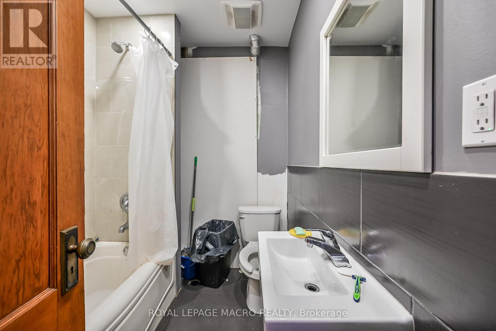737 Barton Street E, Hamilton (Stipley), Ontario  L8L 3A9 - Photo 29 - X12406255