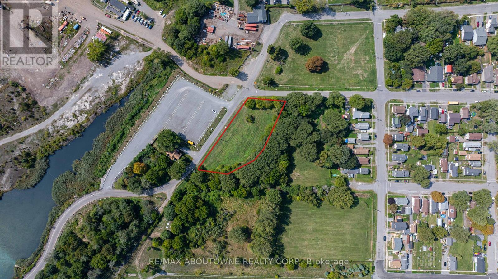 55 Fares Street, Port Colborne (East Village), Ontario  L3K 1A2 - Photo 6 - X12406306
