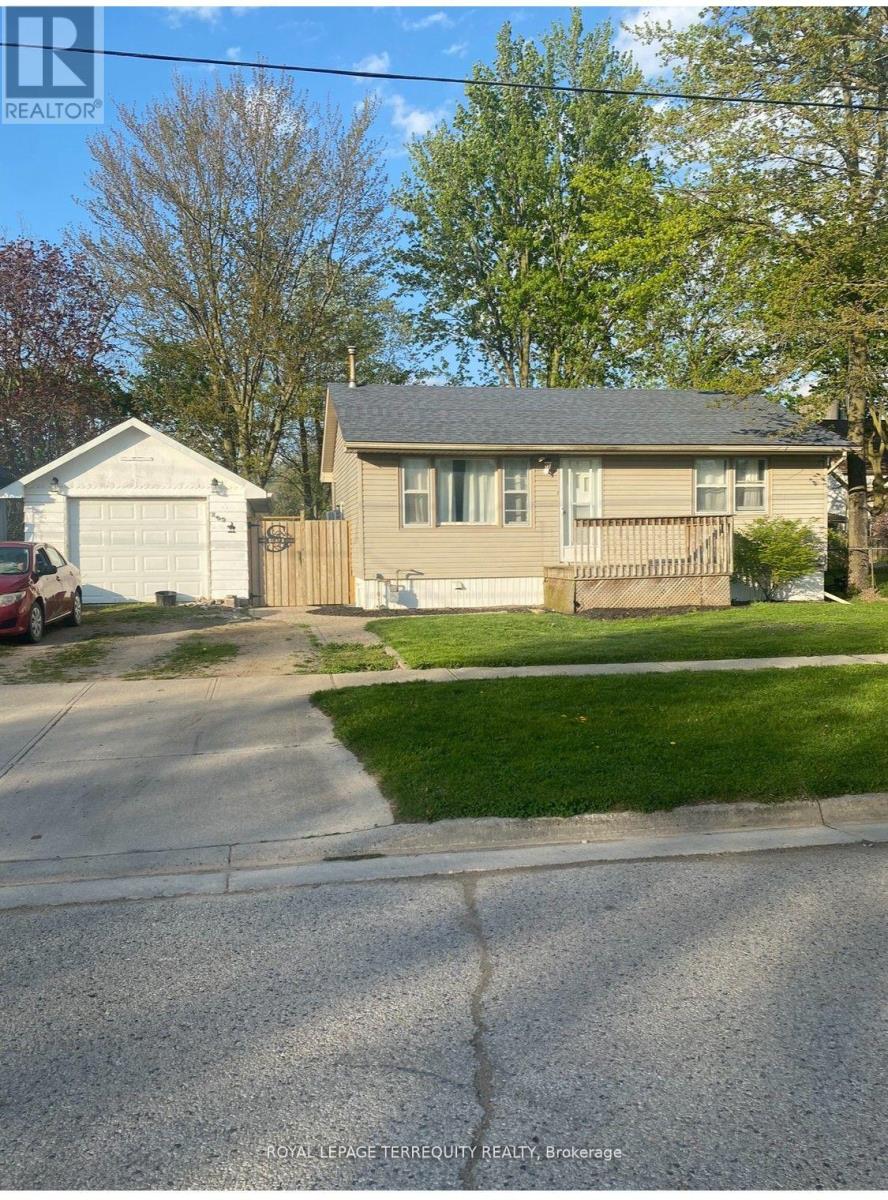 239 Elizabeth Street, Southwest Middlesex, Ontario  N0L 1M0 - Photo 1 - X12406332