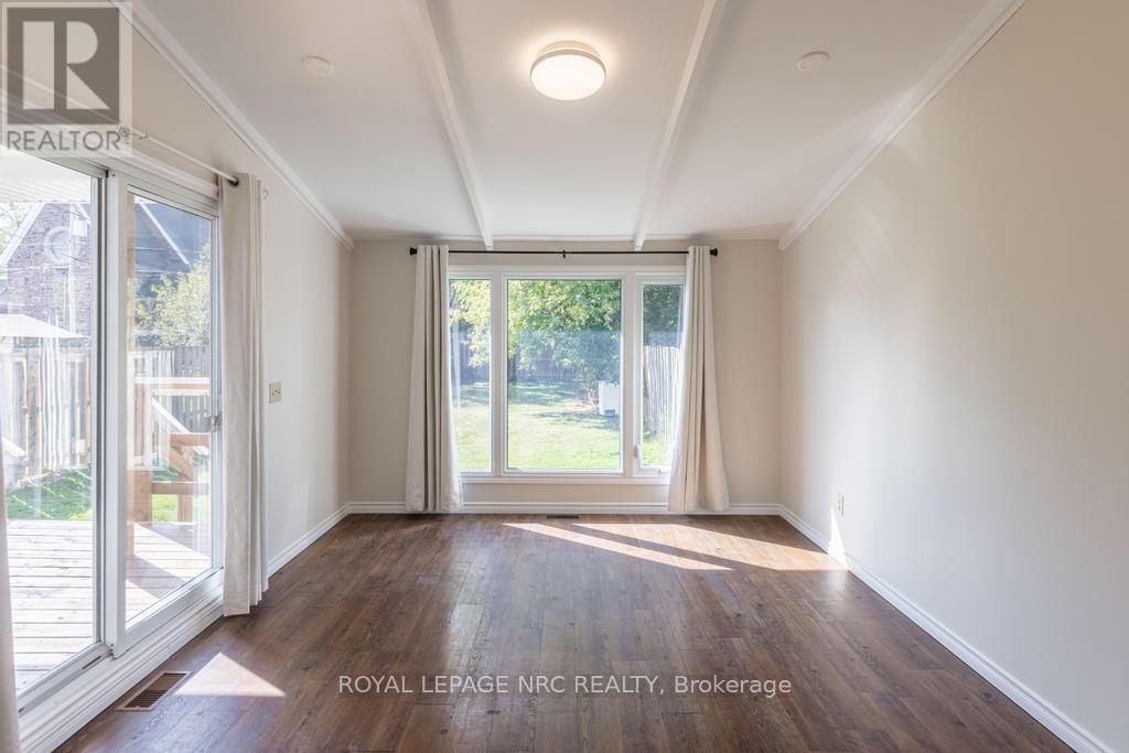 30 Walnut Street, St. Catharines, Ontario  L2T 1H5 - Photo 12 - X12406392