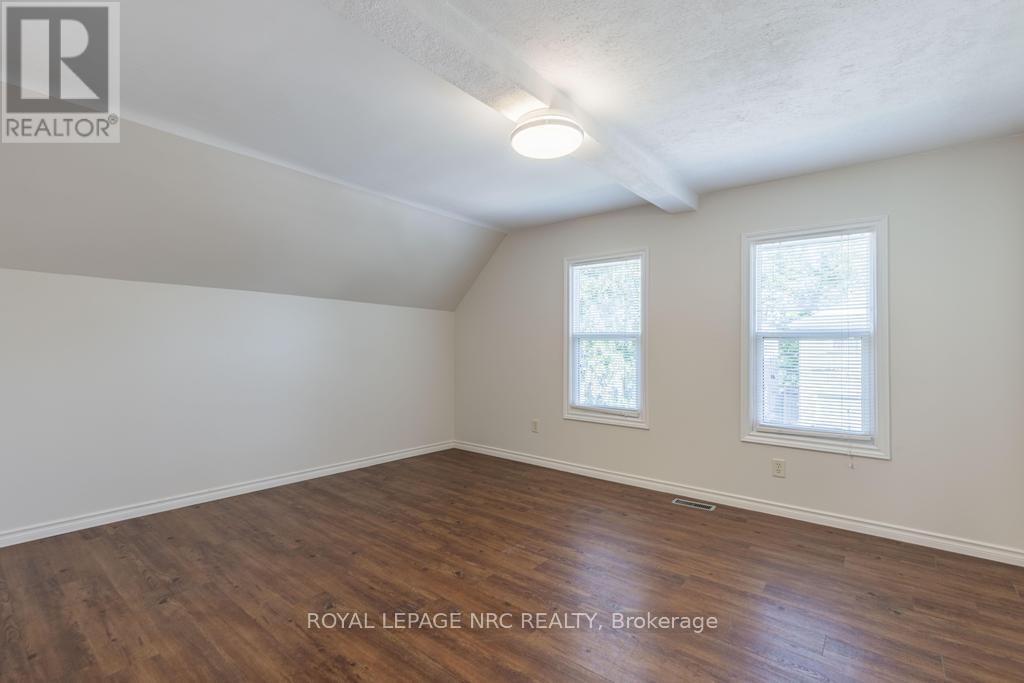 30 Walnut Street, St. Catharines, Ontario  L2T 1H5 - Photo 14 - X12406392