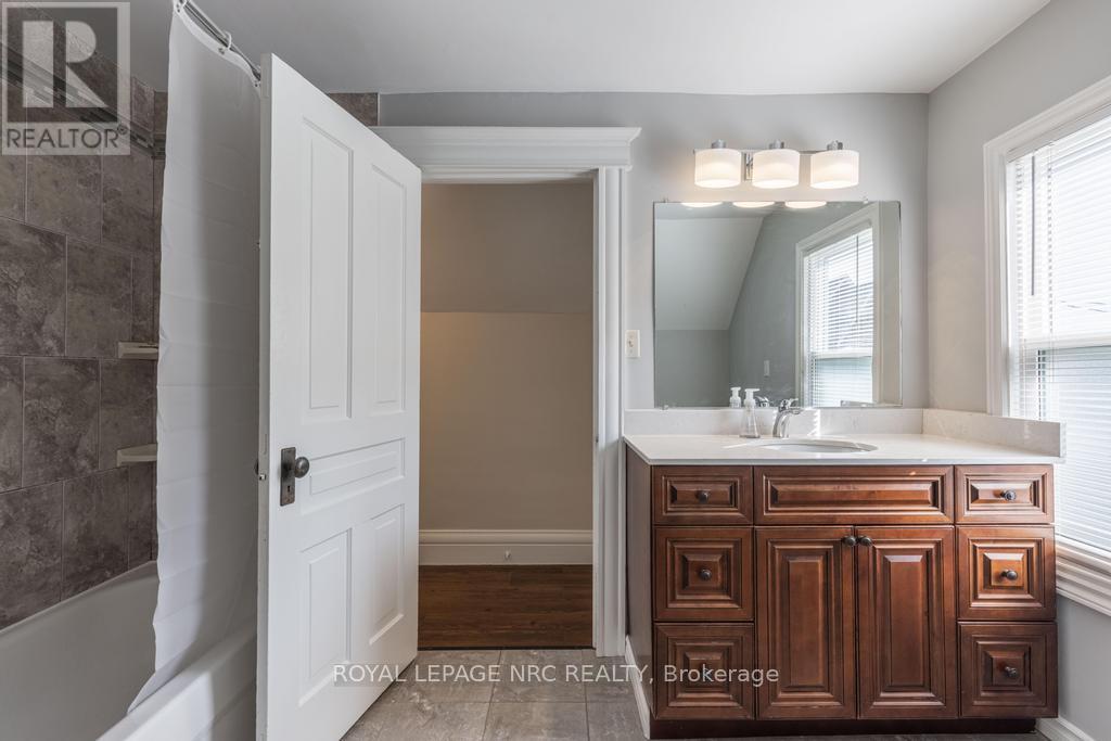 30 Walnut Street, St. Catharines, Ontario  L2T 1H5 - Photo 19 - X12406392