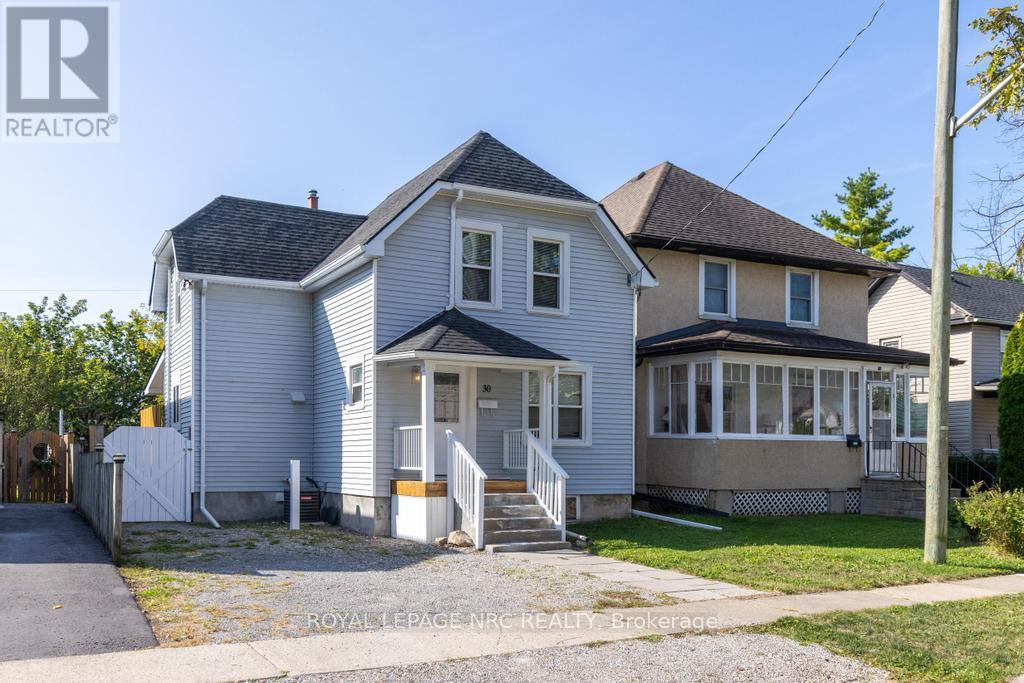 30 Walnut Street, St. Catharines, Ontario  L2T 1H5 - Photo 2 - X12406392