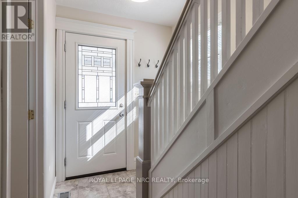 30 Walnut Street, St. Catharines, Ontario  L2T 1H5 - Photo 3 - X12406392