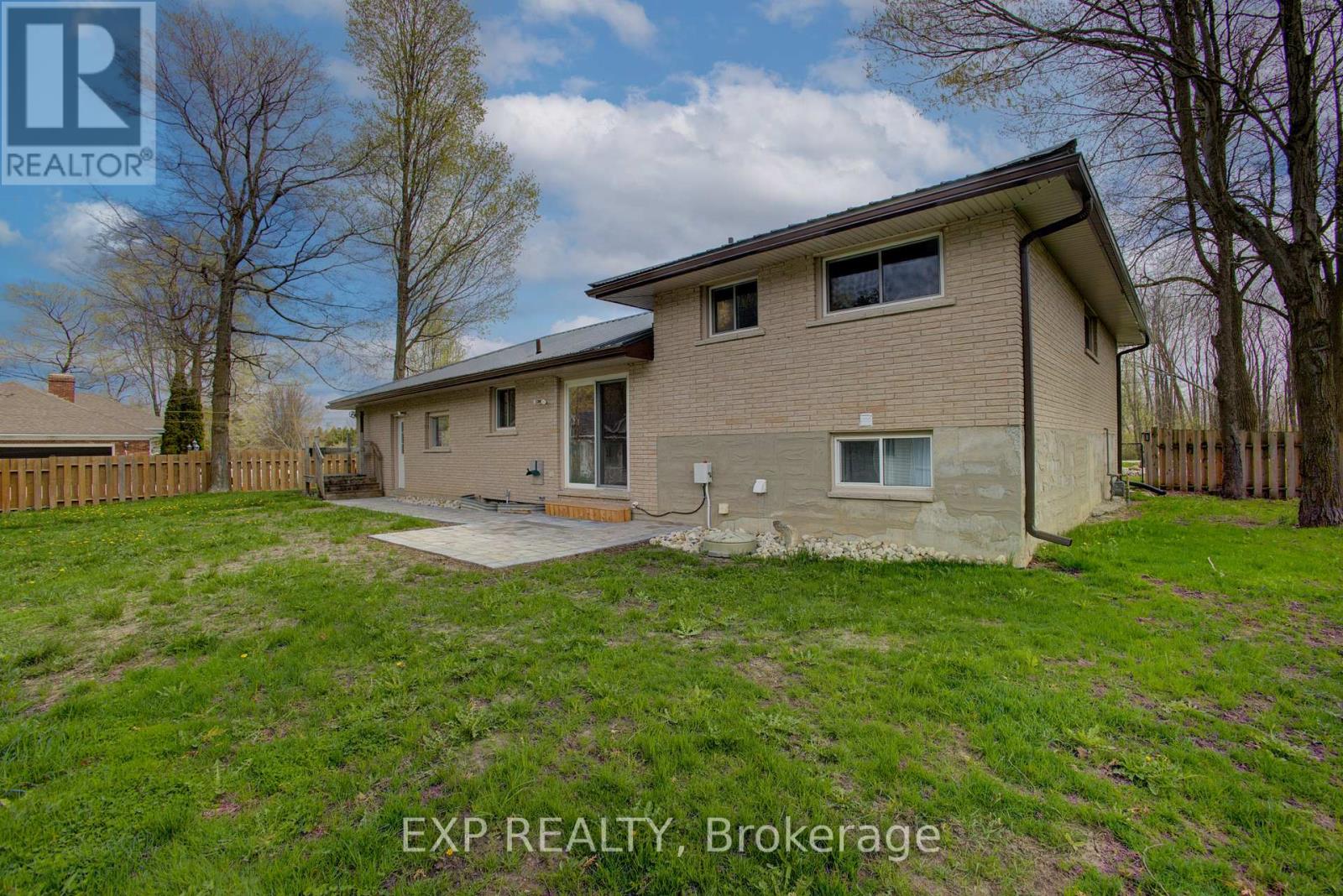 109 Mcgivern Street, Mapleton, Ontario  N0G 2K0 - Photo 21 - X12406428