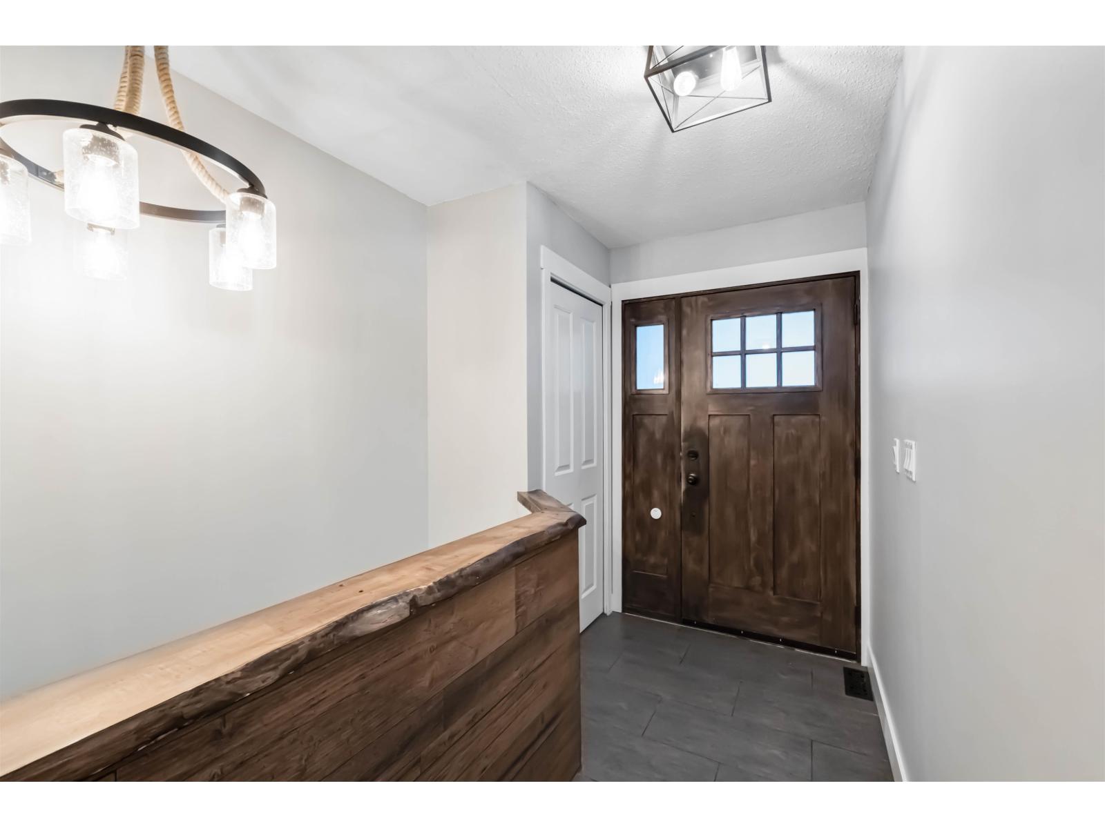 22990 70a Avenue, Langley, British Columbia  V2Y 2J9 - Photo 2 - R3047878