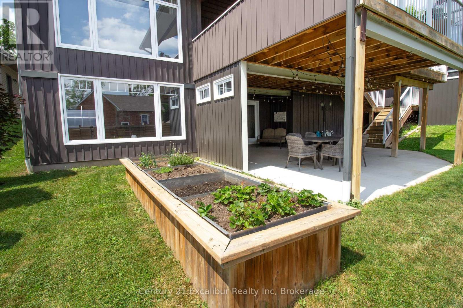 566 St. Patrick Street E, Centre Wellington, Ontario  N1M 1N2 - Photo 32 - X12282986