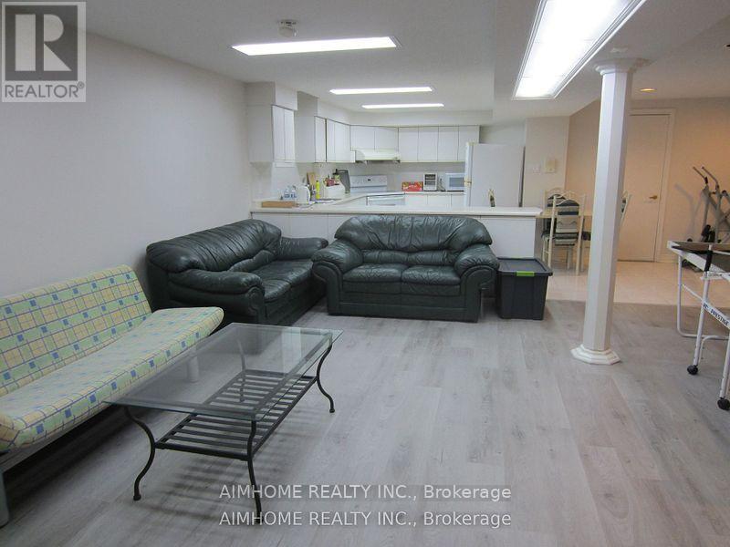 33 Townley Avenue, Markham, Ontario  L3S 3S3 - Photo 4 - N12385819