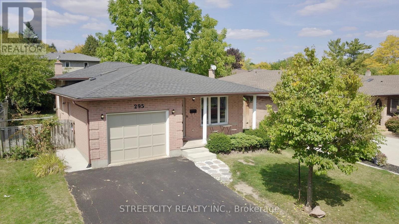 295 Walmer Grove, London North, Ontario  N6G 4G9 - Photo 3 - X12406300