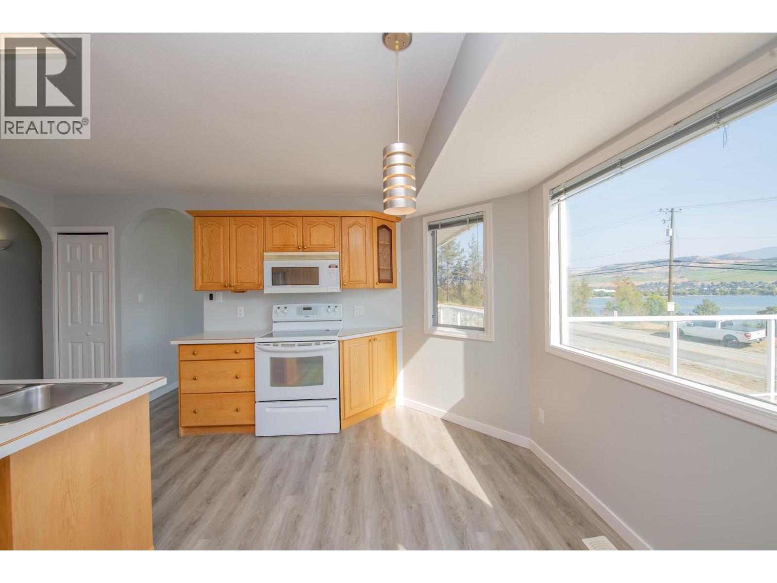 7421 Tronson Road, Vernon, British Columbia  V1H 1S4 - Photo 15 - 10362885
