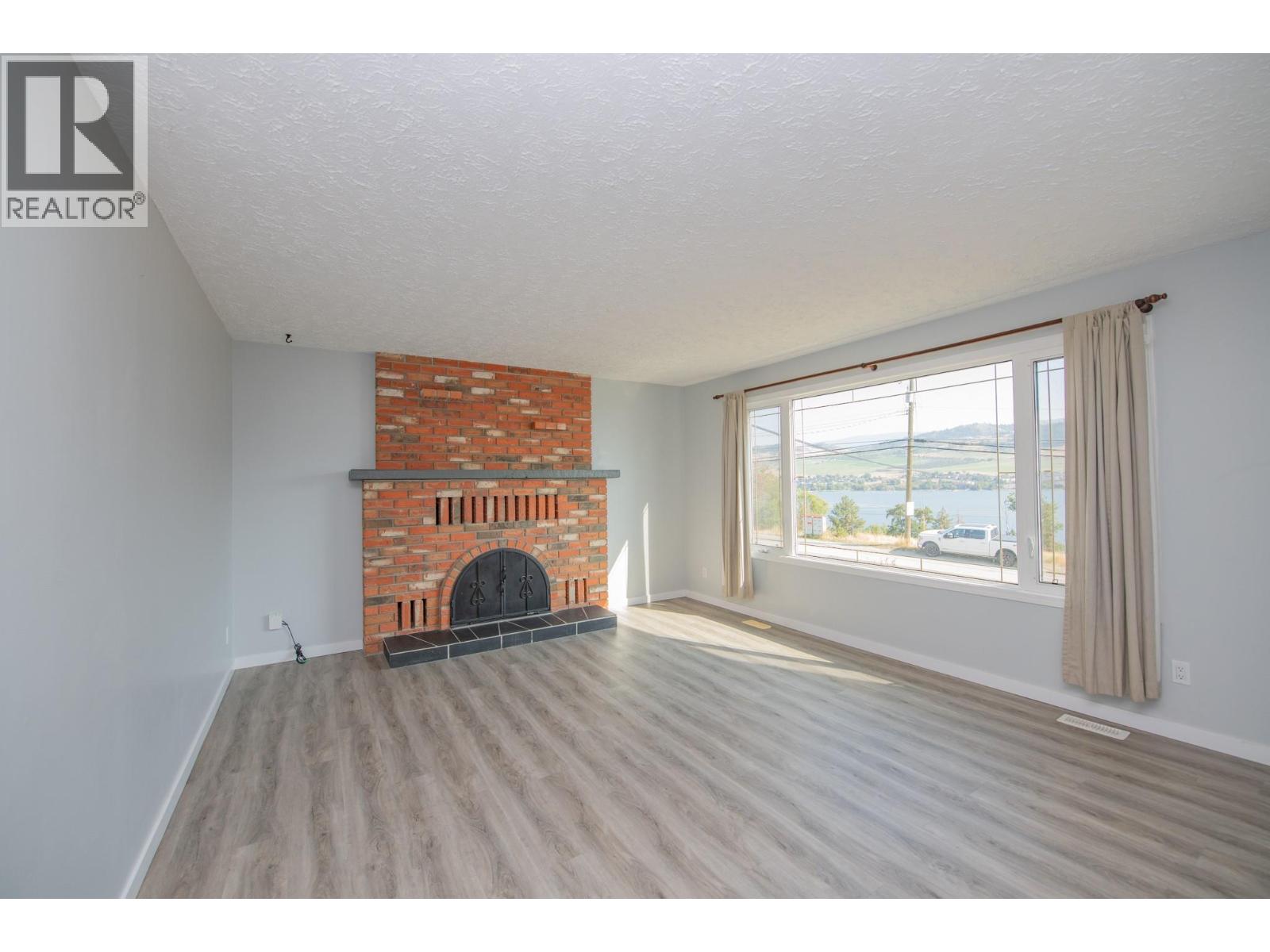 7421 Tronson Road, Vernon, British Columbia  V1H 1S4 - Photo 6 - 10362885