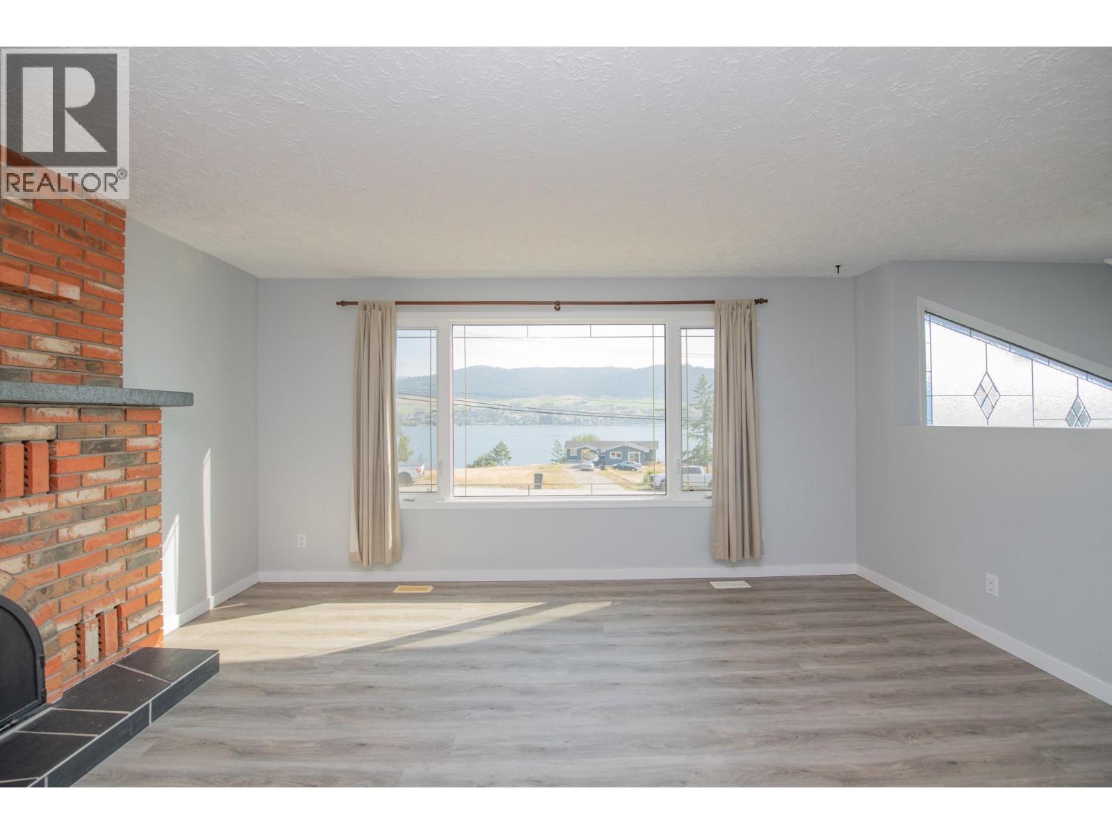 7421 Tronson Road, Vernon, British Columbia  V1H 1S4 - Photo 7 - 10362885