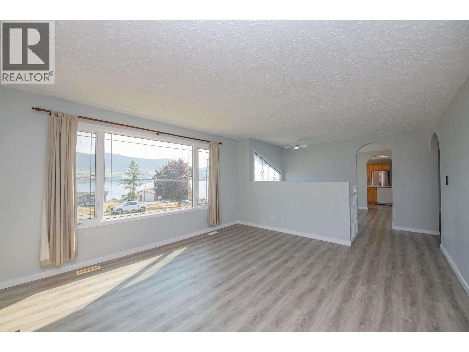 7421 Tronson Road, Vernon, British Columbia  V1H 1S4 - Photo 8 - 10362885