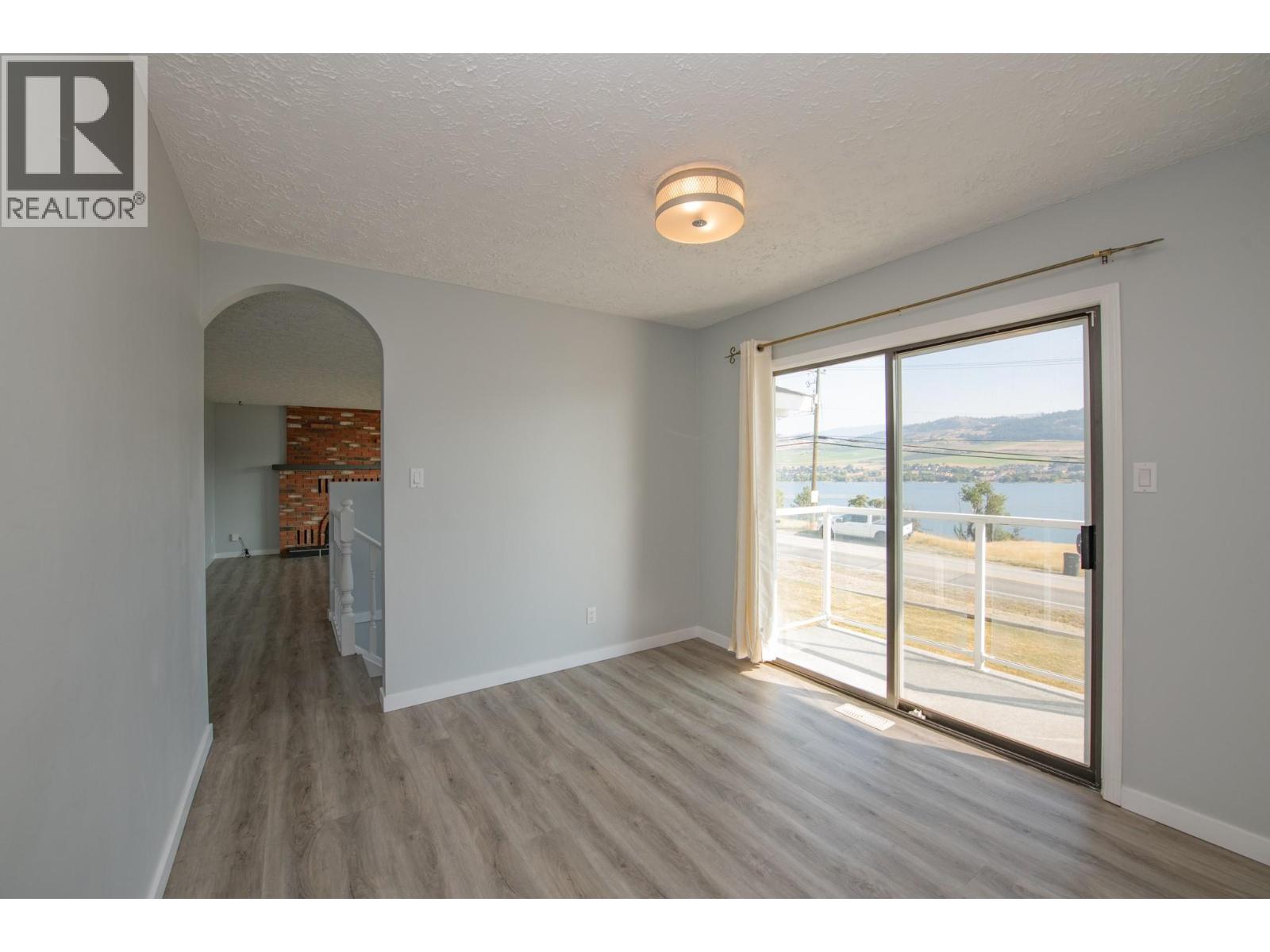 7421 Tronson Road, Vernon, British Columbia  V1H 1S4 - Photo 9 - 10362885