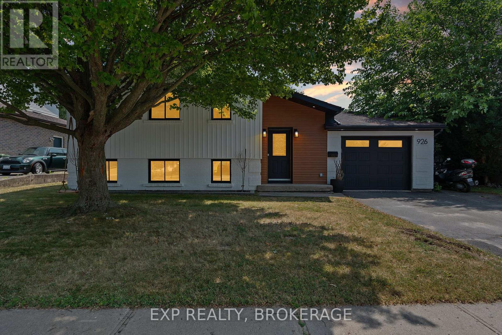 926 Cresthill Street, Kingston, Ontario  K7P 1H7 - Photo 1 - X12406571