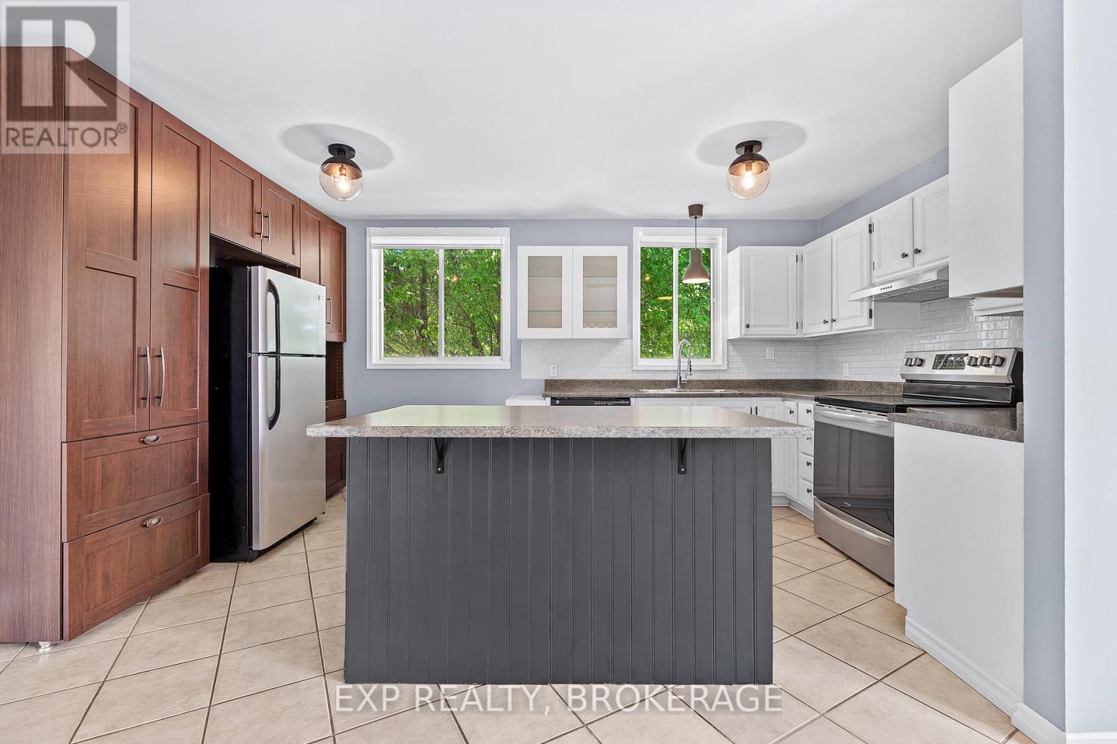 926 Cresthill Street, Kingston, Ontario  K7P 1H7 - Photo 12 - X12406571