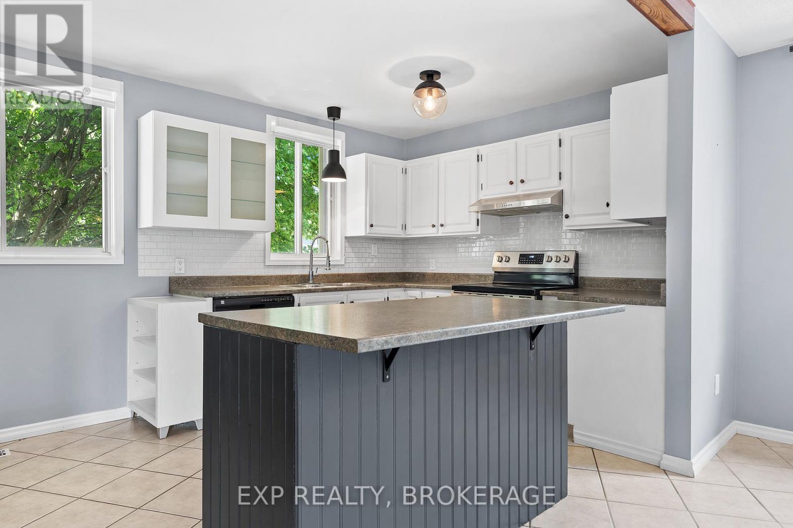 926 Cresthill Street, Kingston, Ontario  K7P 1H7 - Photo 13 - X12406571