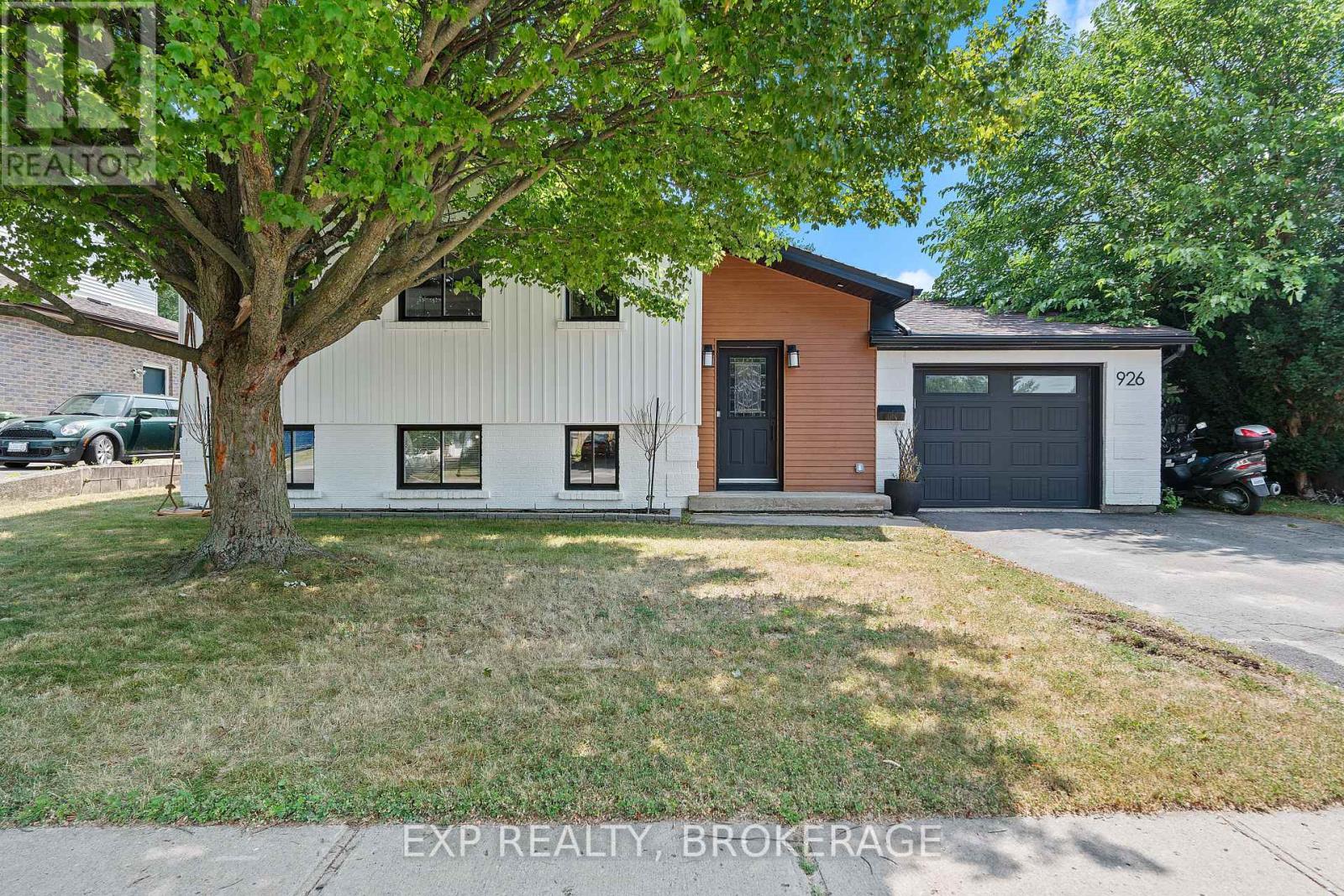 926 Cresthill Street, Kingston, Ontario  K7P 1H7 - Photo 2 - X12406571