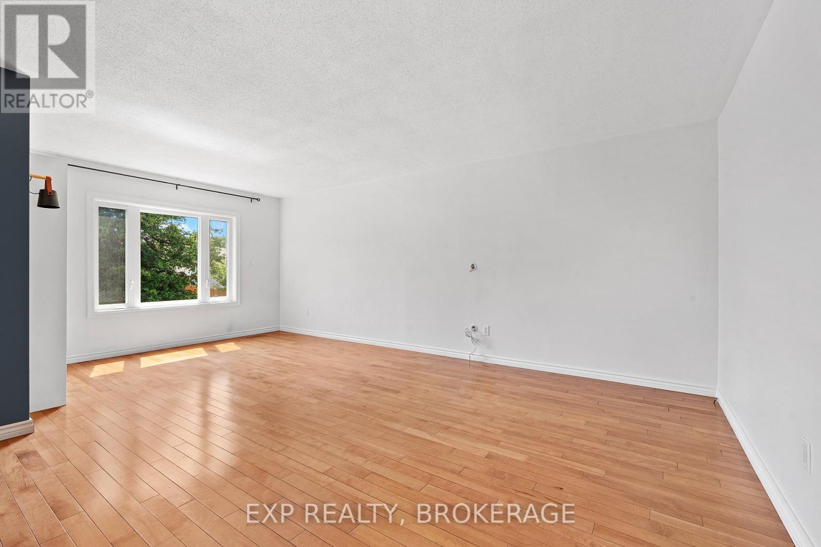 926 Cresthill Street, Kingston, Ontario  K7P 1H7 - Photo 6 - X12406571