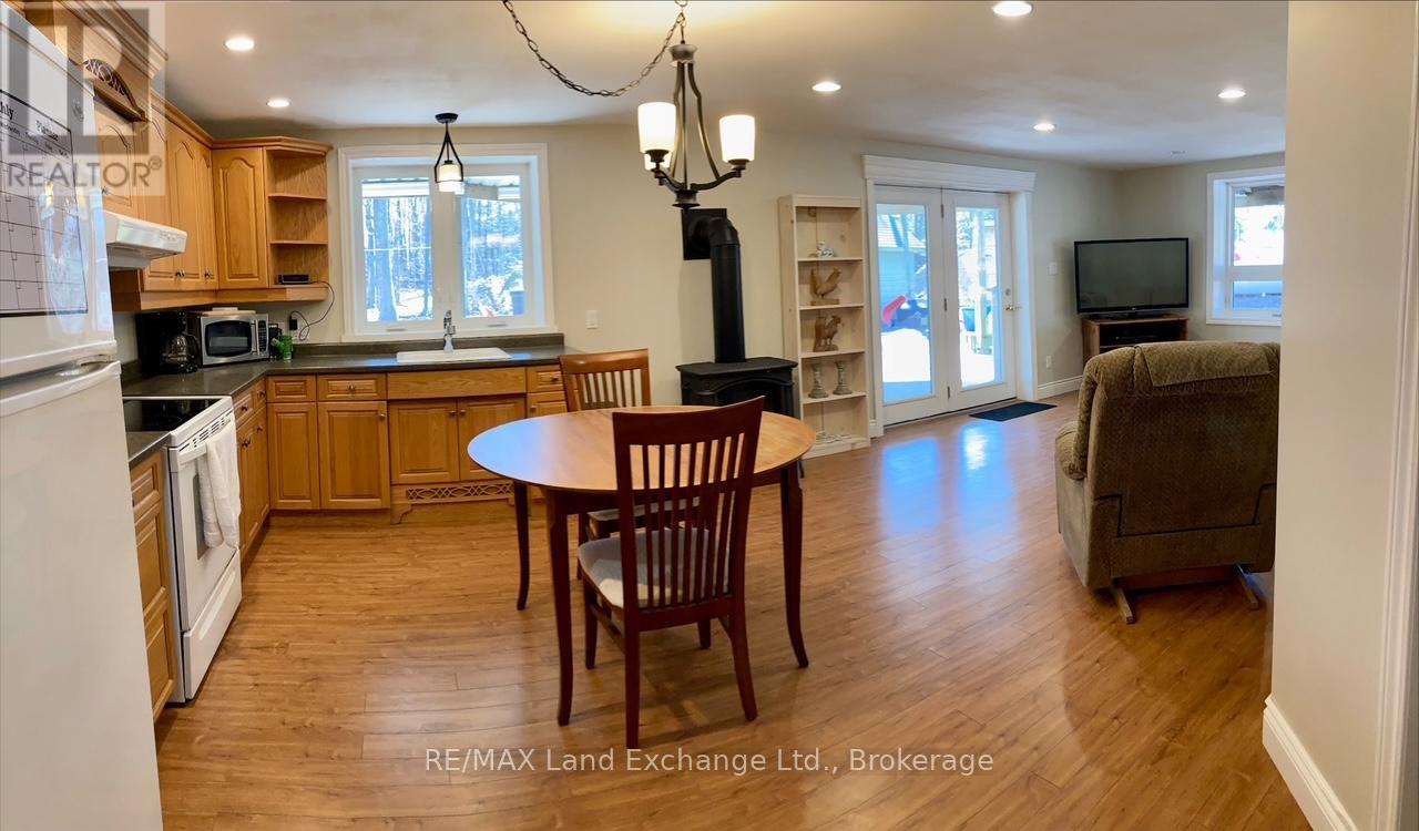 3 Green Brae Crescent, Huron-Kinloss, Ontario  N2Z 0B3 - Photo 20 - X12205445