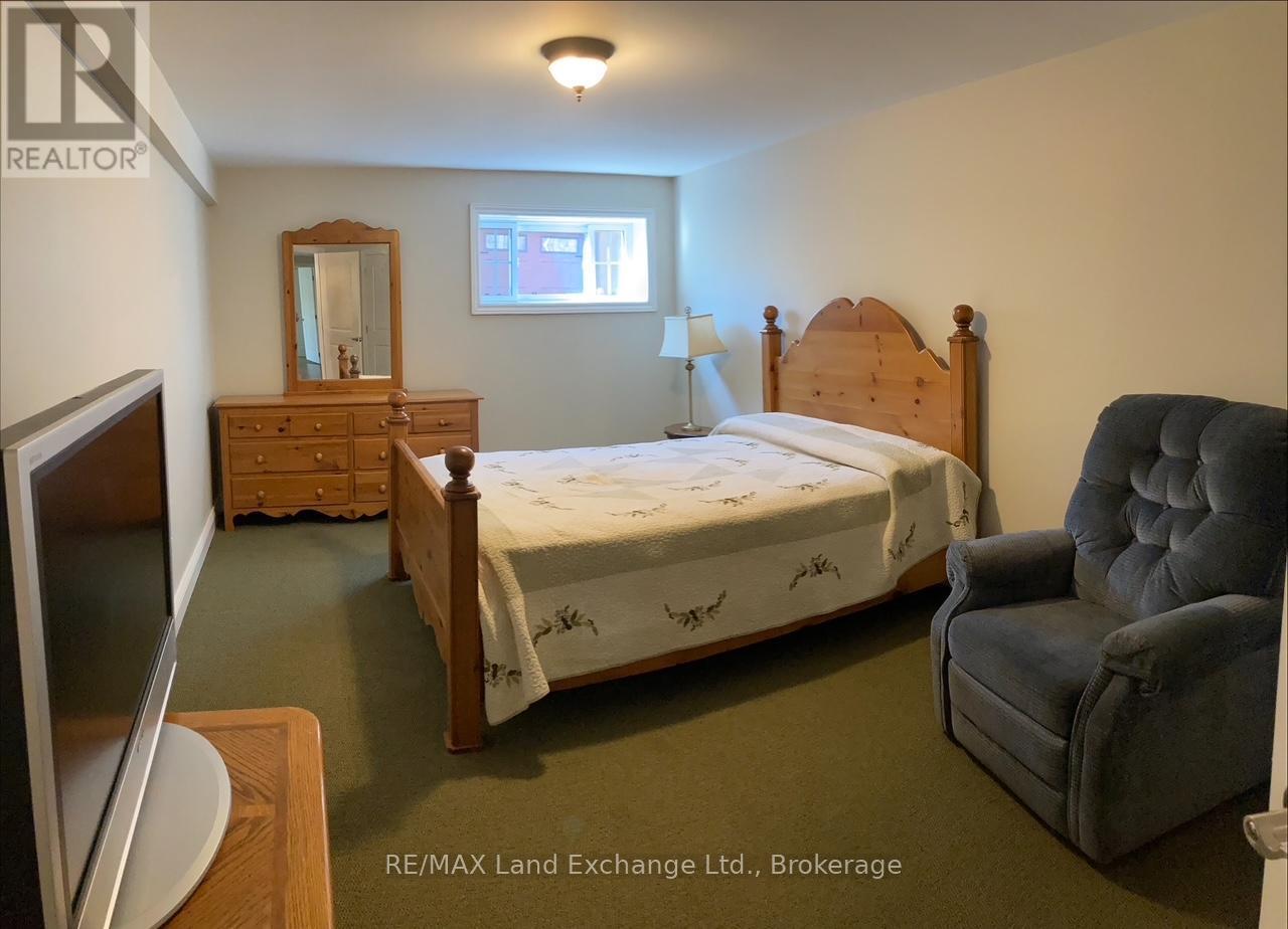 3 Green Brae Crescent, Huron-Kinloss, Ontario  N2Z 0B3 - Photo 26 - X12205445