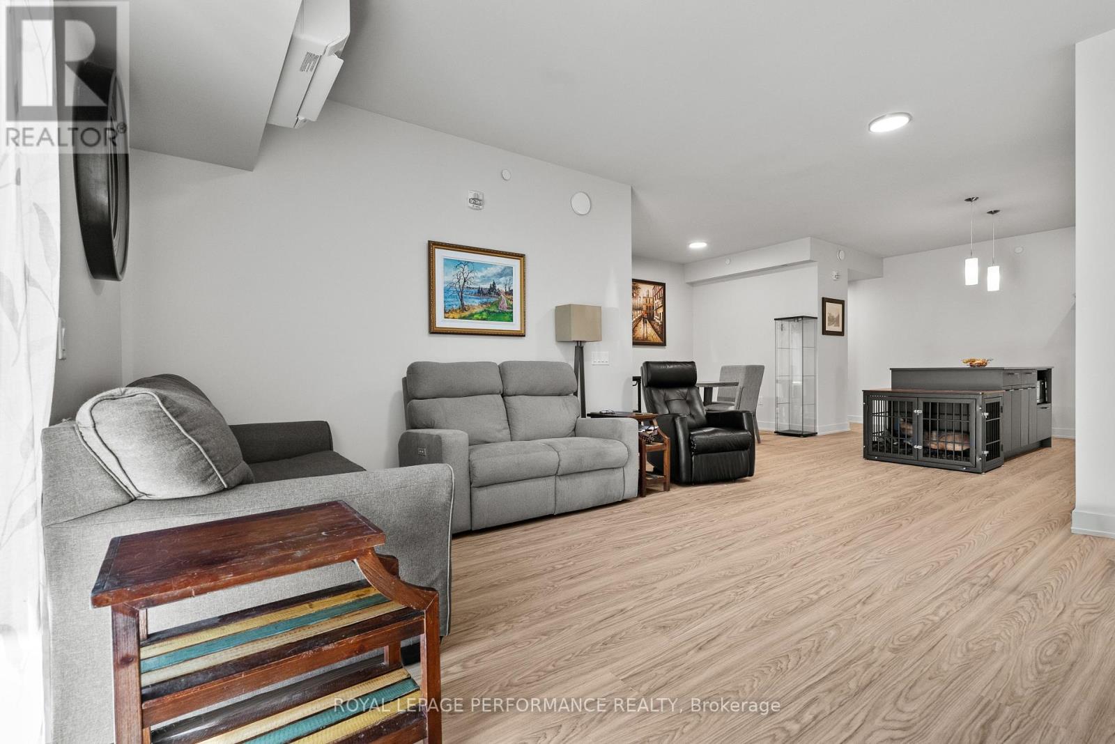 101 - 70 Vieux-Silo Street, Ottawa, Ontario  K1E 0B8 - Photo 12 - X12406597