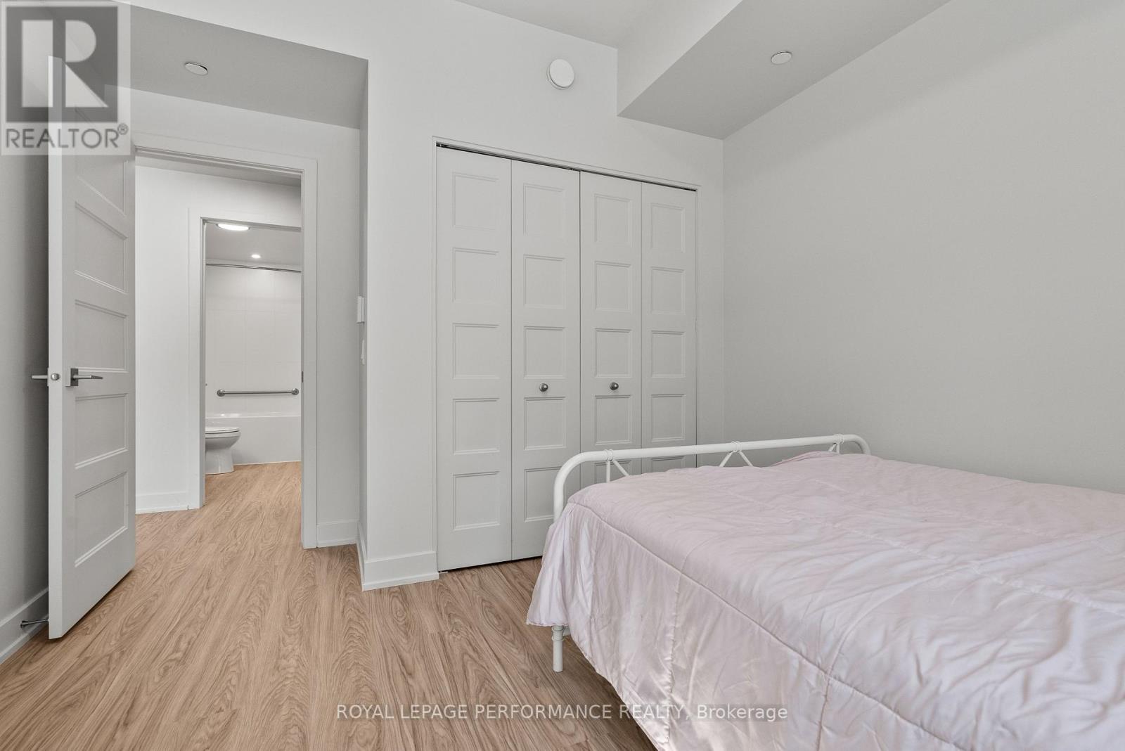 101 - 70 Vieux-Silo Street, Ottawa, Ontario  K1E 0B8 - Photo 16 - X12406597