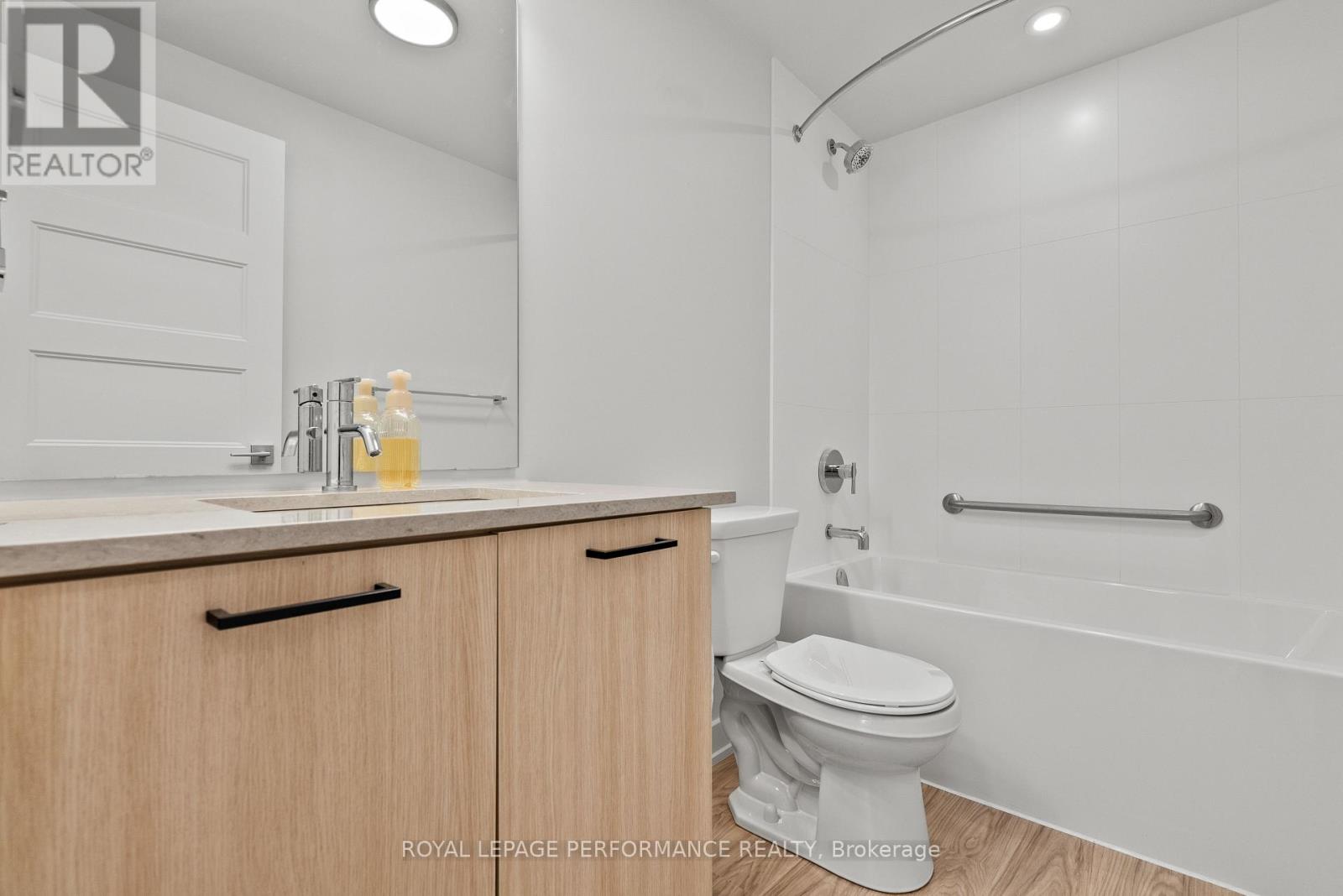 101 - 70 Vieux-Silo Street, Ottawa, Ontario  K1E 0B8 - Photo 17 - X12406597