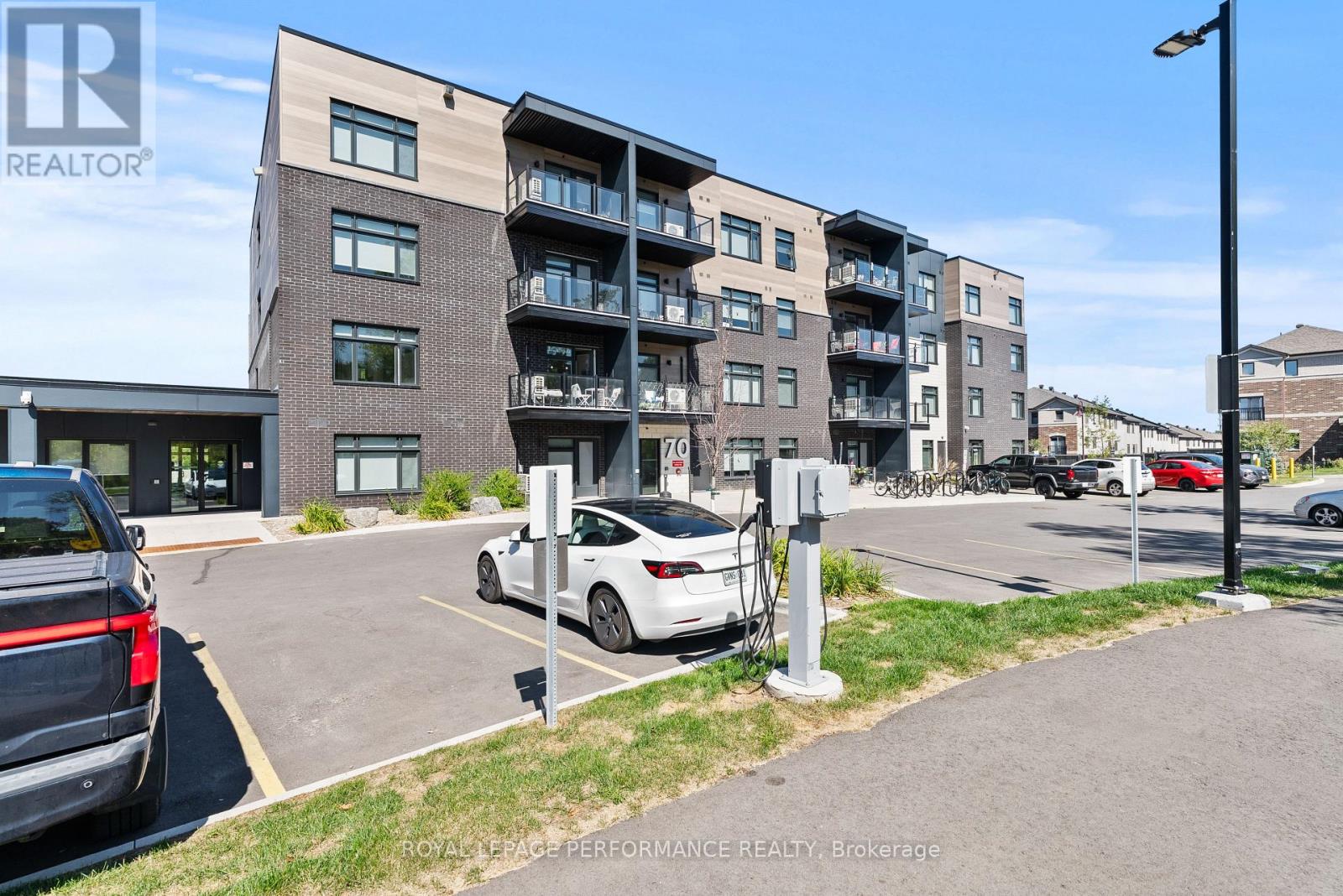 101 - 70 Vieux-Silo Street, Ottawa, Ontario  K1E 0B8 - Photo 25 - X12406597