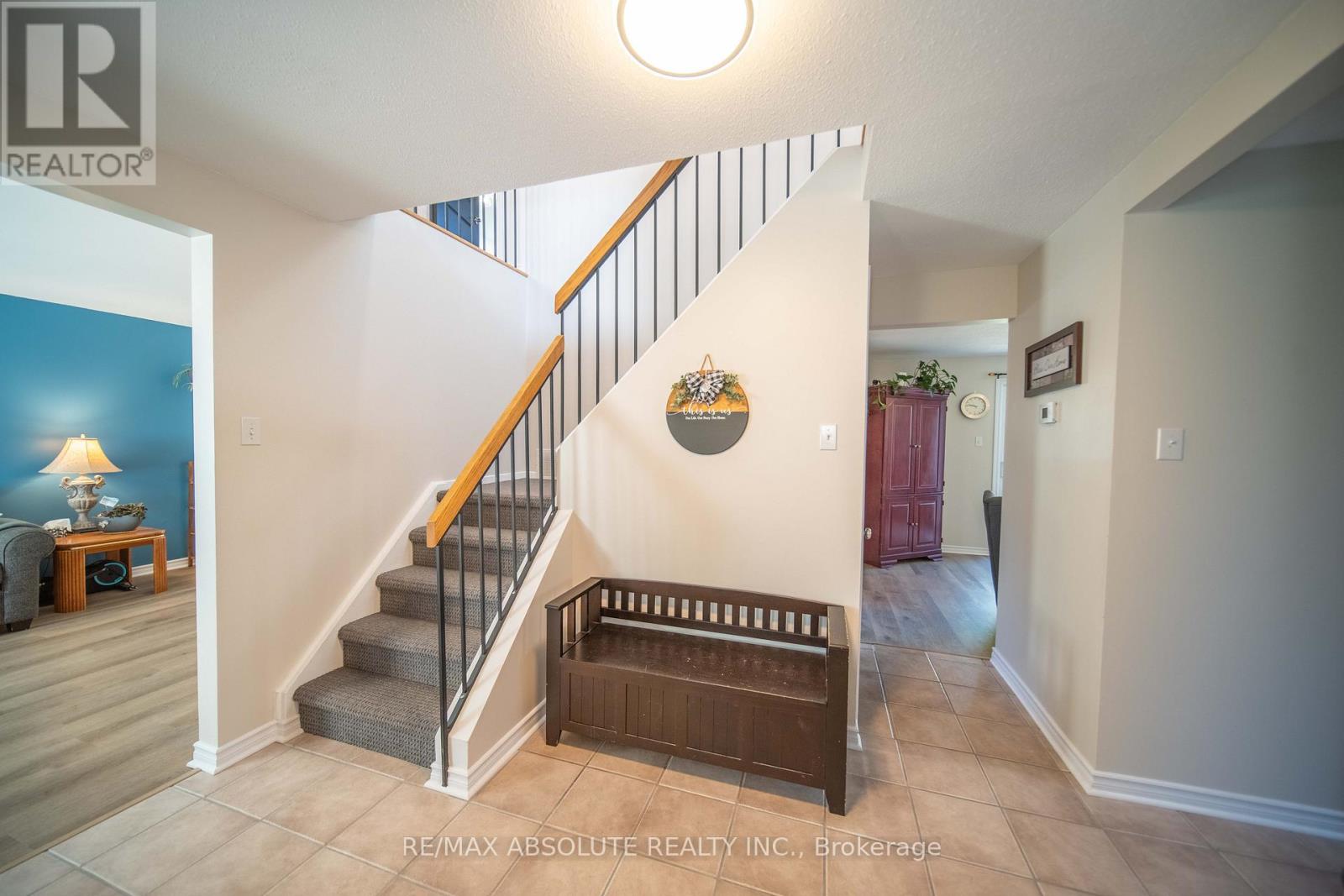198 Hoylake Crescent, Ottawa, Ontario  K1E 2M8 - Photo 10 - X12406624
