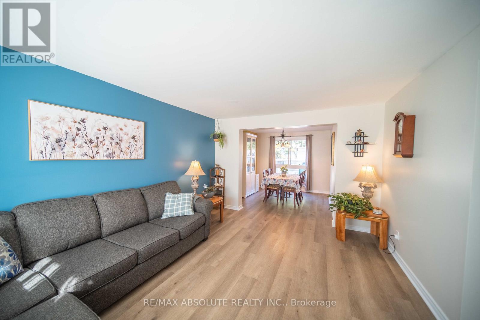 198 Hoylake Crescent, Ottawa, Ontario  K1E 2M8 - Photo 12 - X12406624
