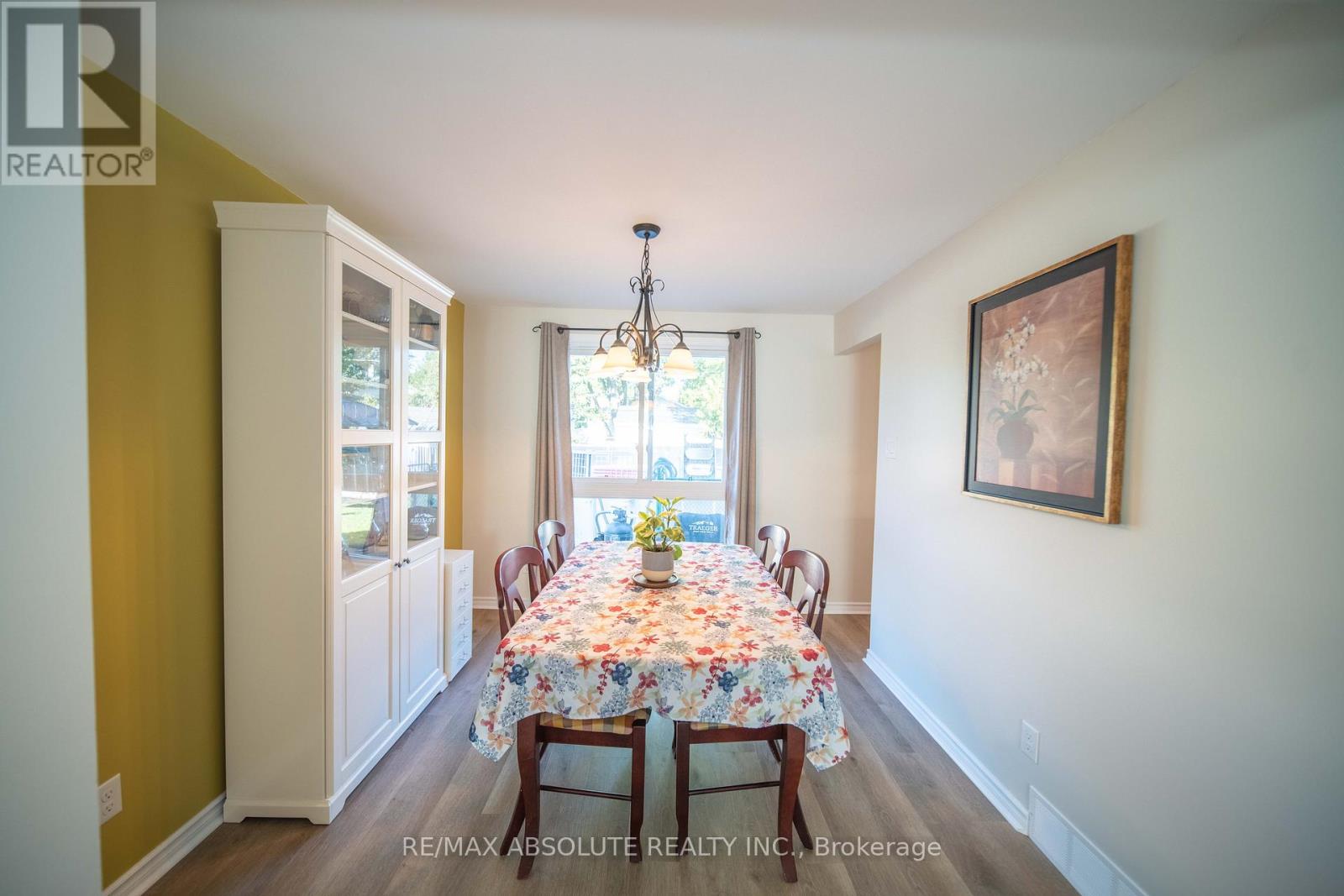 198 Hoylake Crescent, Ottawa, Ontario  K1E 2M8 - Photo 13 - X12406624