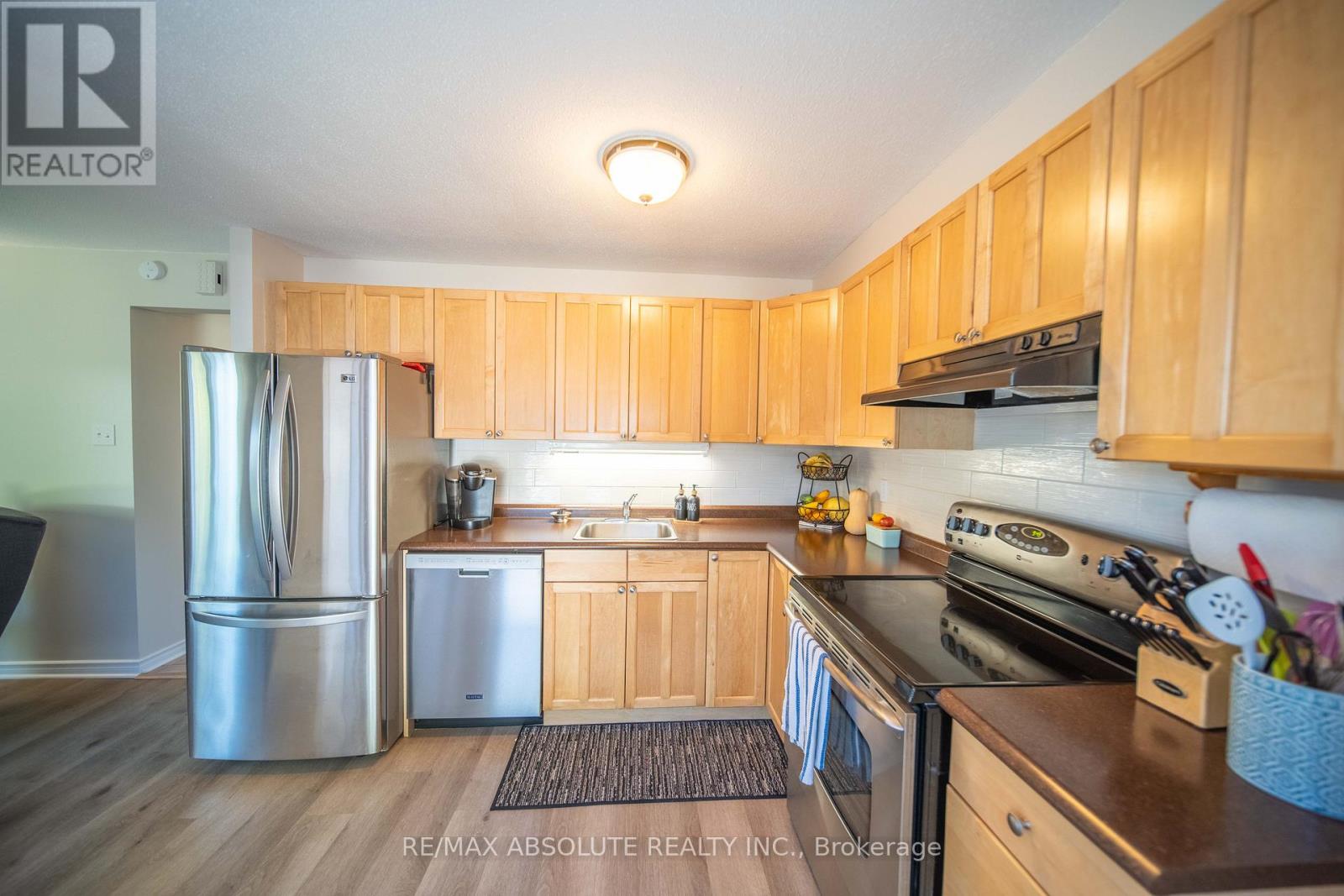 198 Hoylake Crescent, Ottawa, Ontario  K1E 2M8 - Photo 16 - X12406624