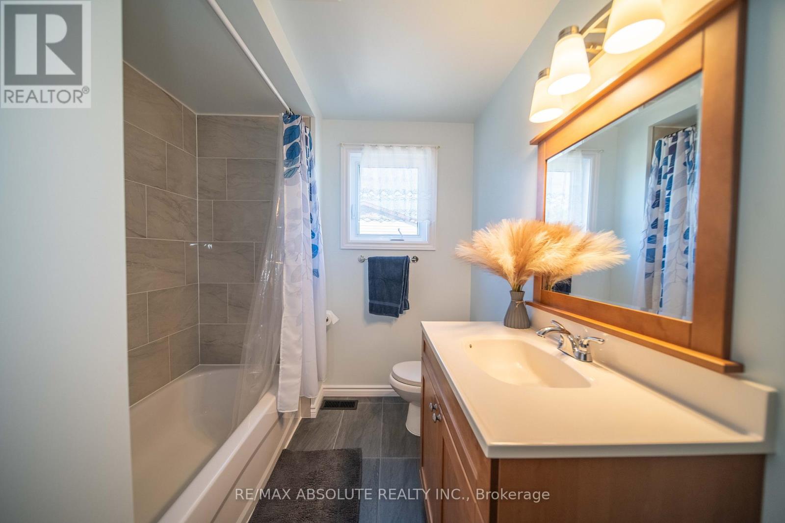 198 Hoylake Crescent, Ottawa, Ontario  K1E 2M8 - Photo 29 - X12406624
