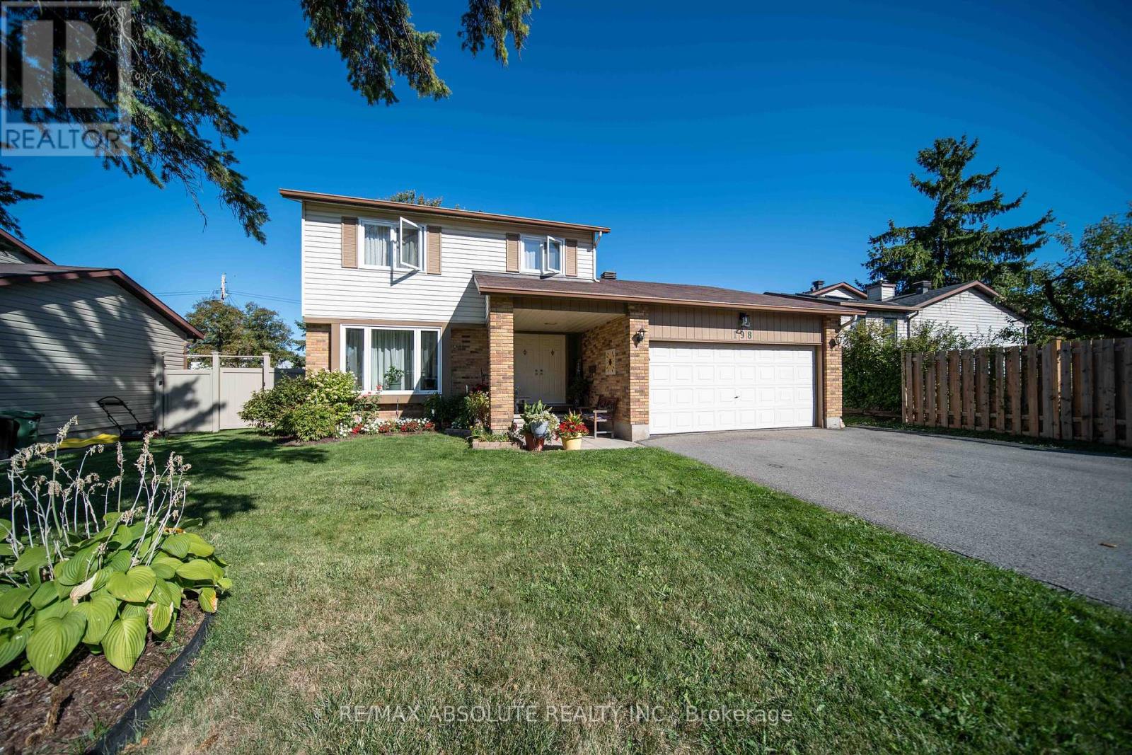 198 Hoylake Crescent, Ottawa, Ontario  K1E 2M8 - Photo 3 - X12406624