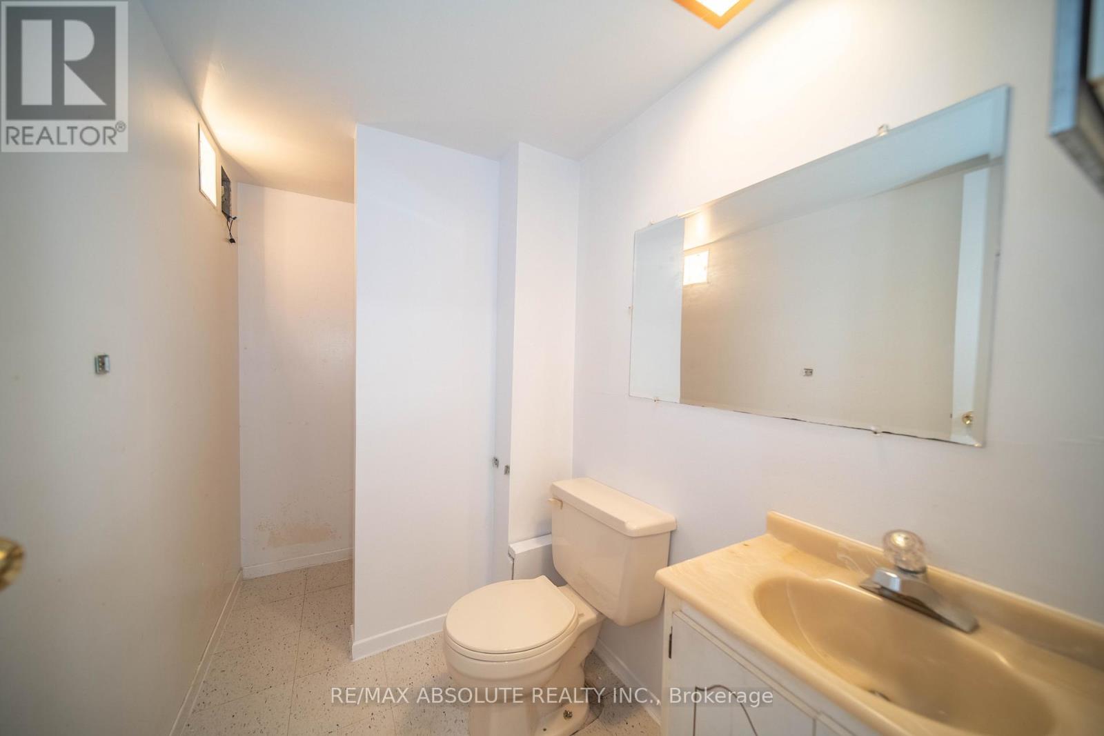 198 Hoylake Crescent, Ottawa, Ontario  K1E 2M8 - Photo 33 - X12406624