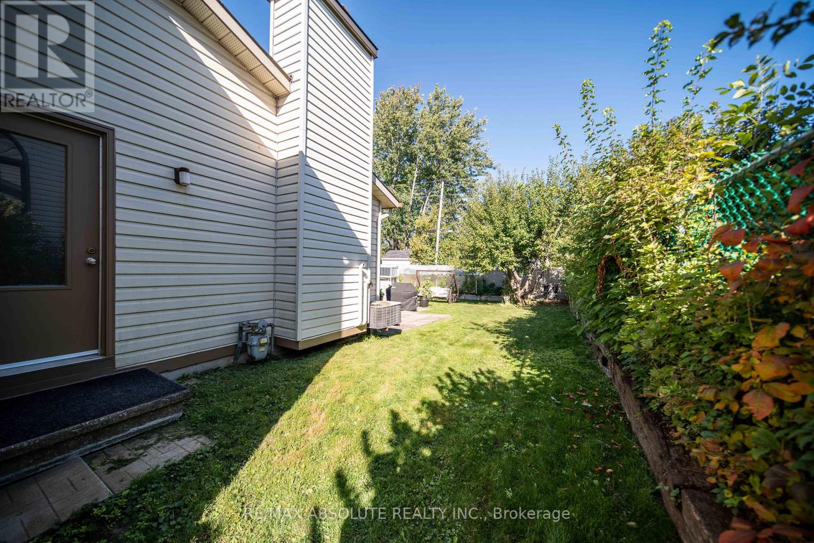 198 Hoylake Crescent, Ottawa, Ontario  K1E 2M8 - Photo 34 - X12406624