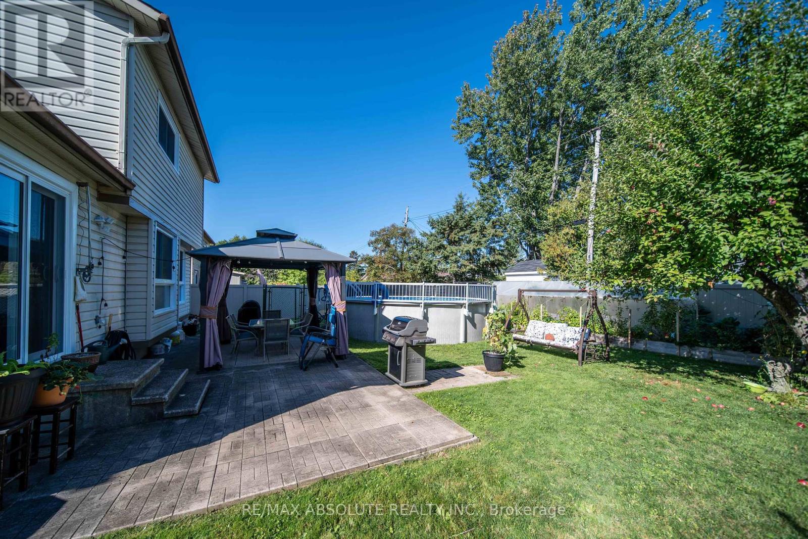 198 Hoylake Crescent, Ottawa, Ontario  K1E 2M8 - Photo 35 - X12406624