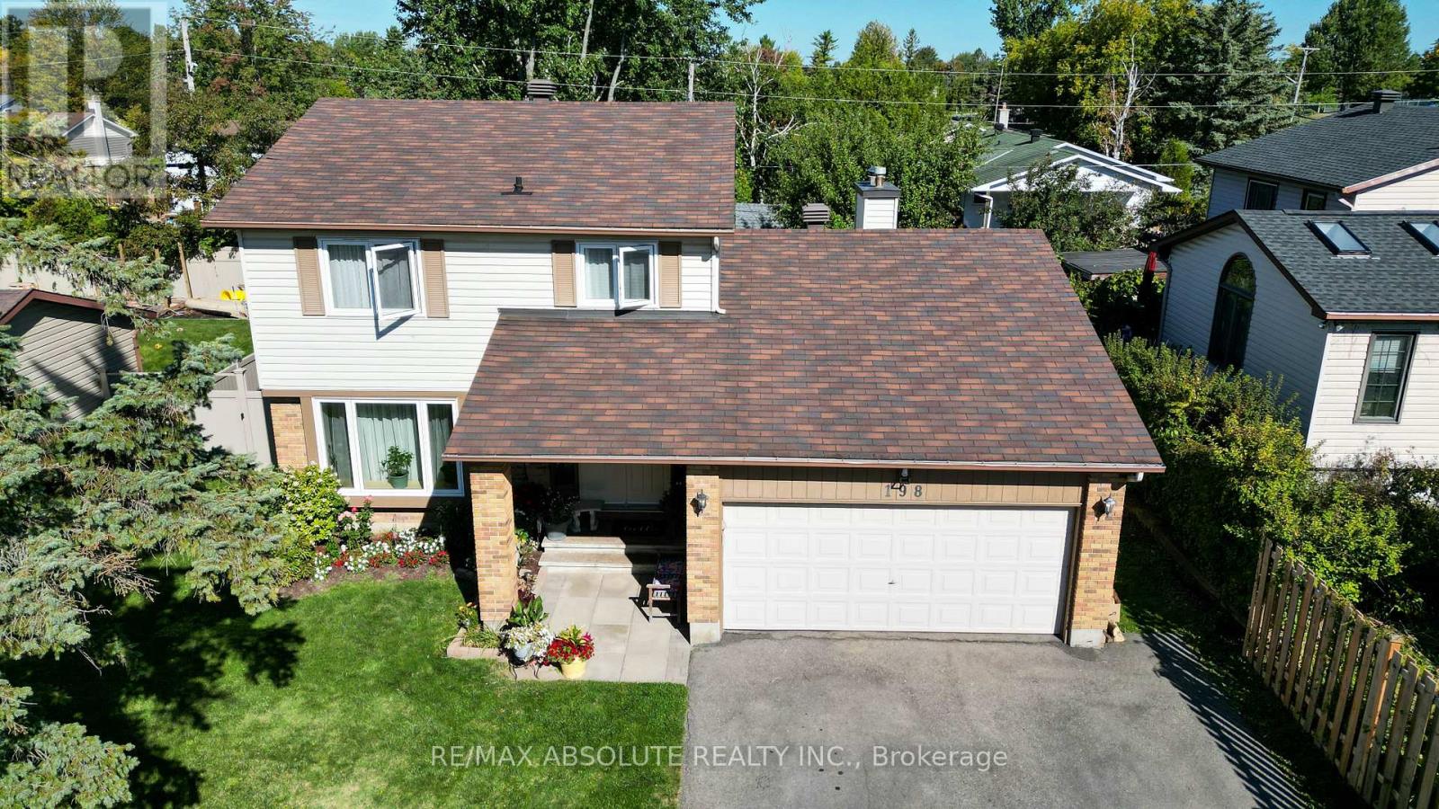 198 Hoylake Crescent, Ottawa, Ontario  K1E 2M8 - Photo 4 - X12406624