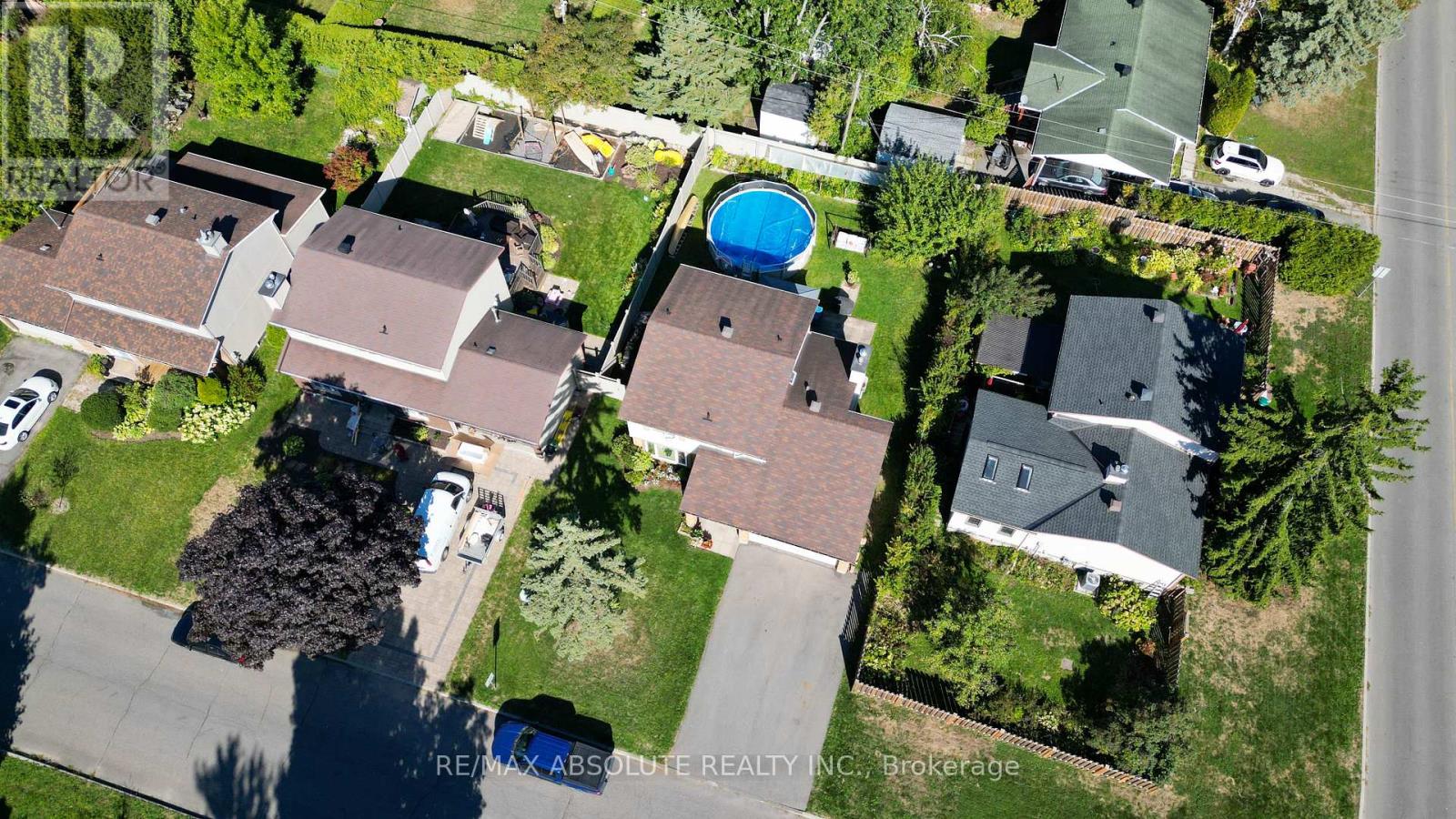 198 Hoylake Crescent, Ottawa, Ontario  K1E 2M8 - Photo 5 - X12406624