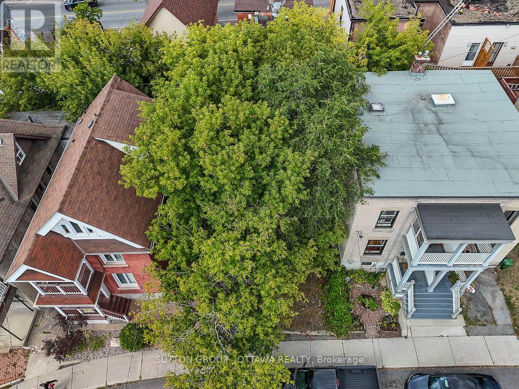 133 Eccles Street, Ottawa, Ontario  K1R 6S7 - Photo 2 - X12406737