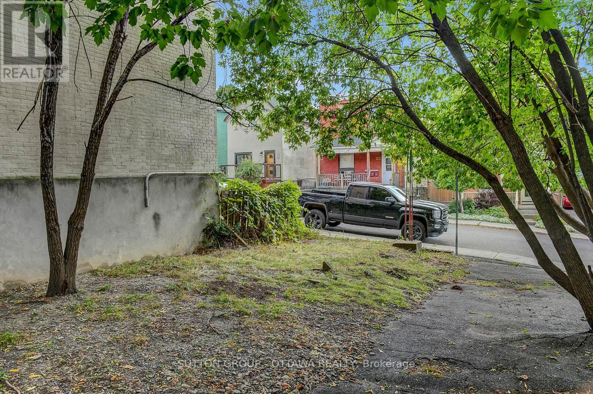 133 Eccles Street, Ottawa, Ontario  K1R 6S7 - Photo 6 - X12406737